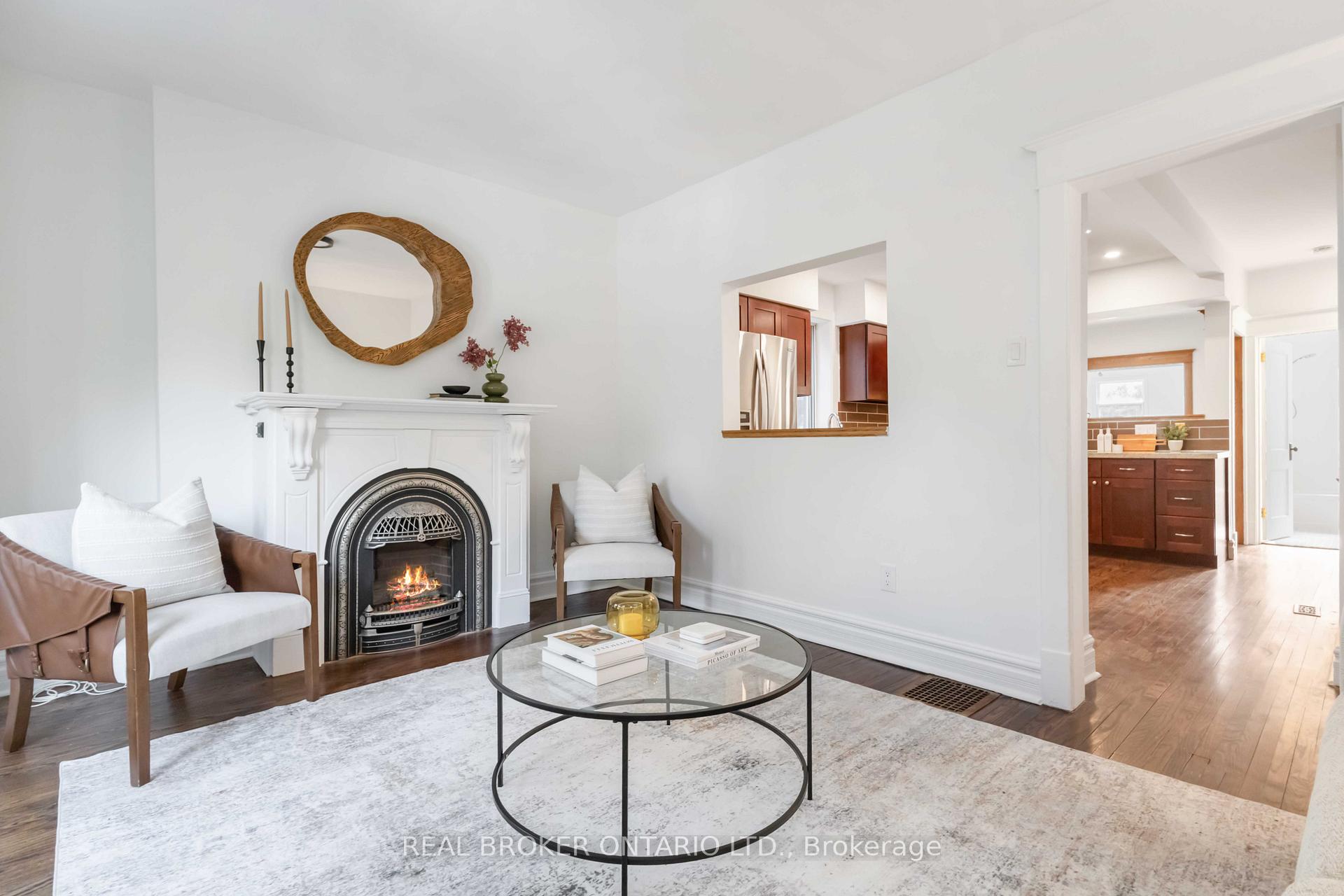 Photo 6 of 284 Waverley Road, Toronto, The Beaches — HOMEH