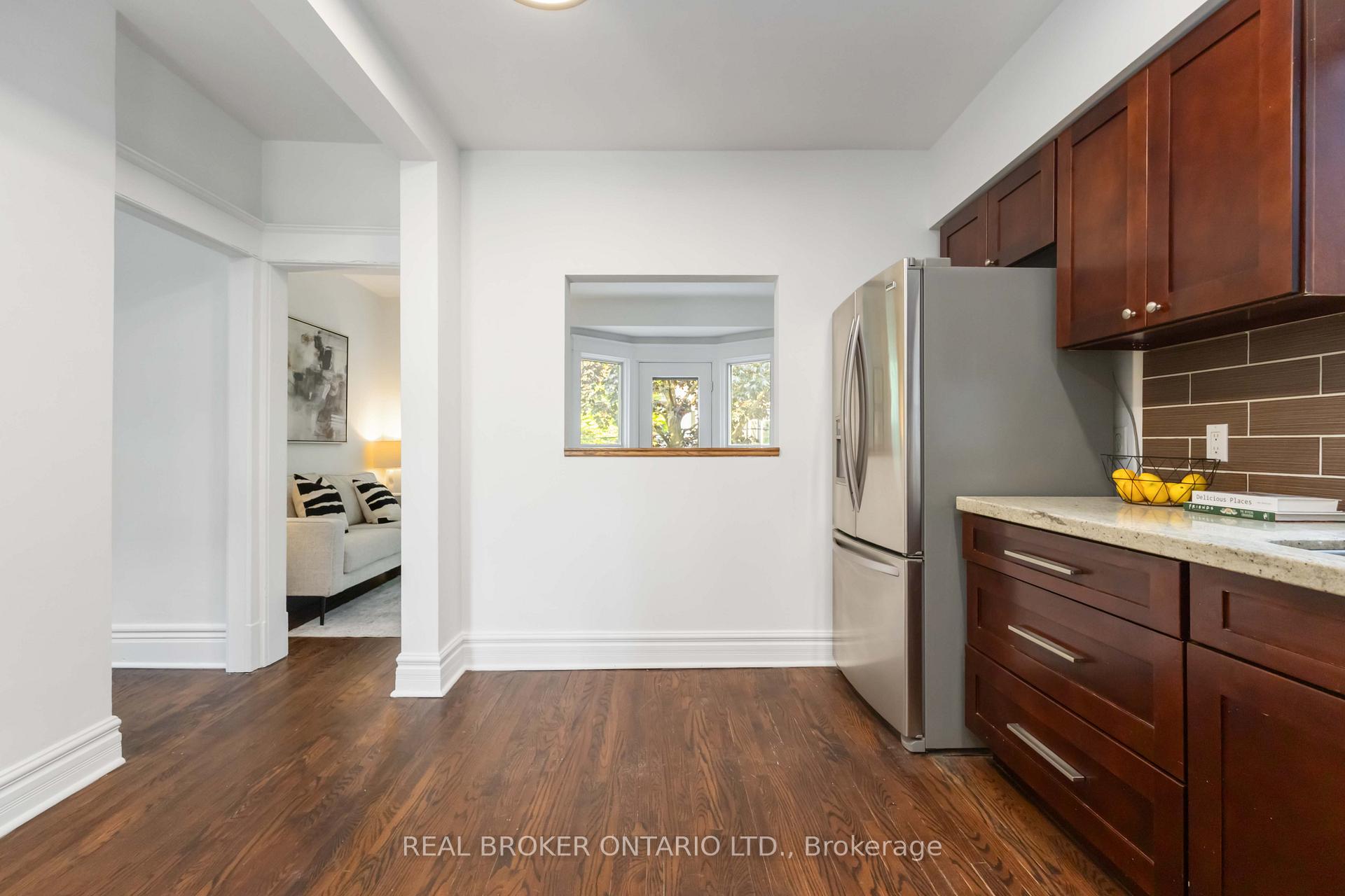 Photo 16 of 284 Waverley Road, Toronto, The Beaches — HOMEH