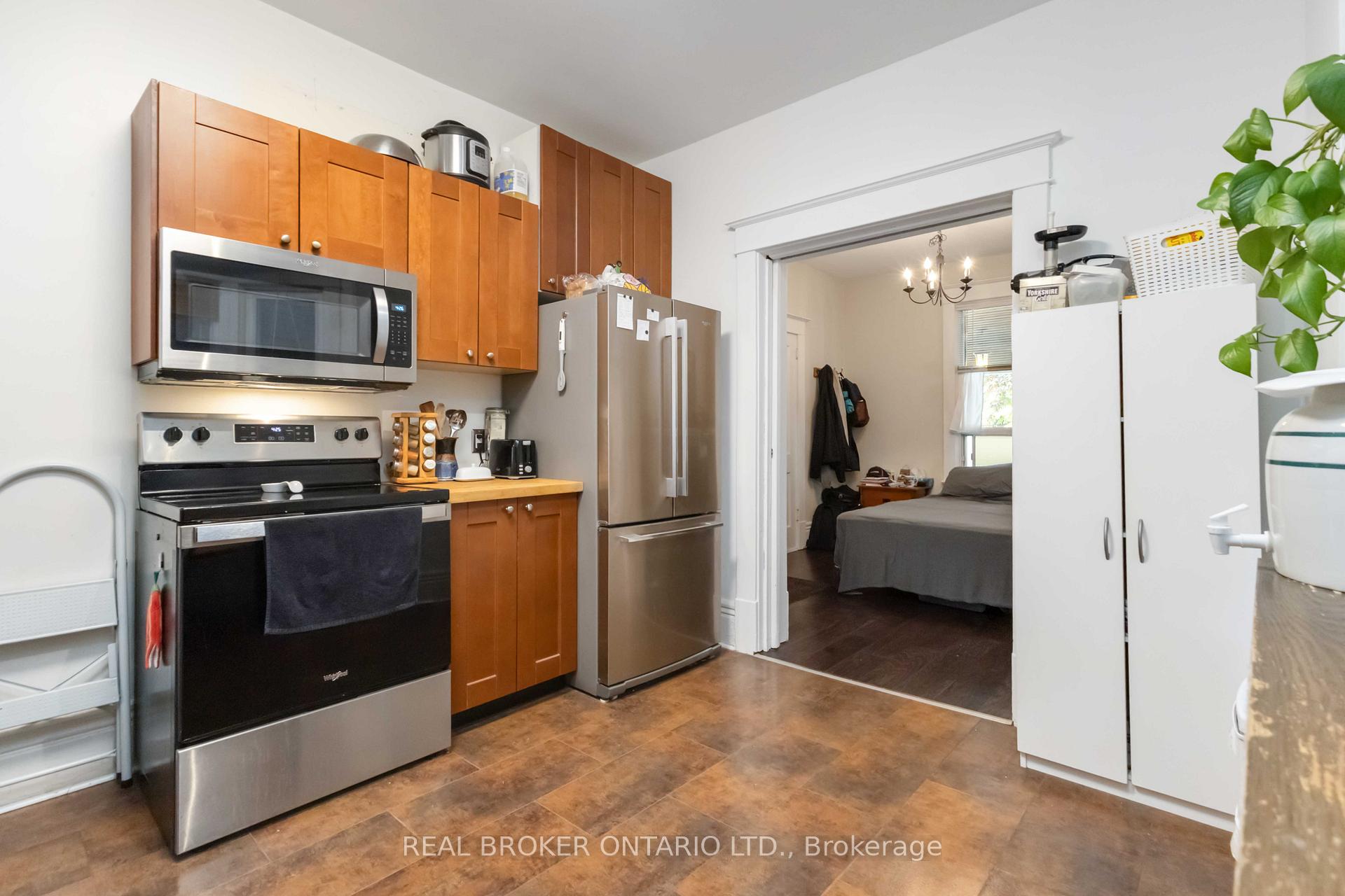 Photo 36 of 284 Waverley Road, Toronto, The Beaches — HOMEH
