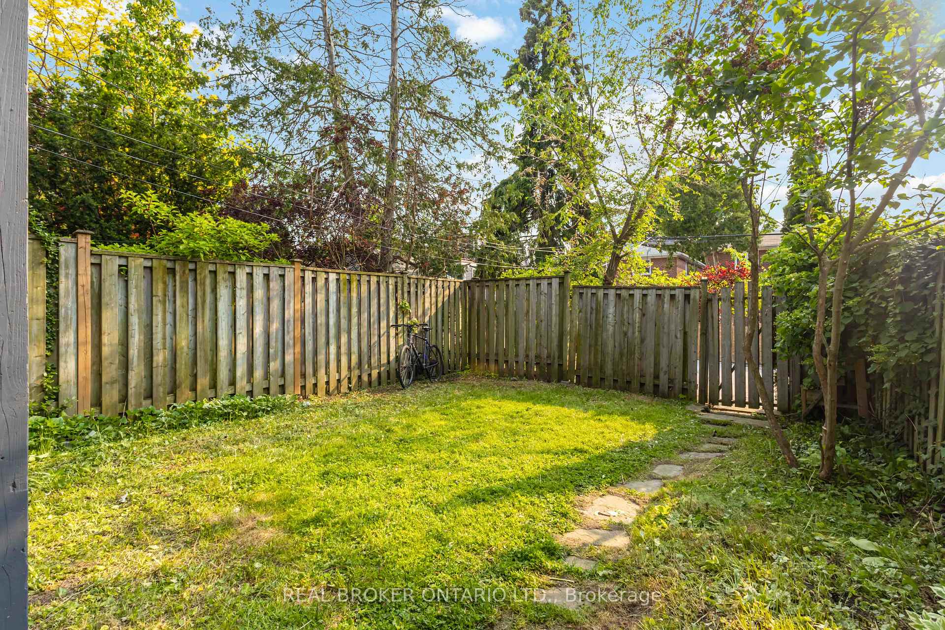 Photo 43 of 284 Waverley Road, Toronto, The Beaches — HOMEH