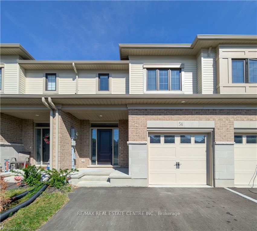 Front of 54 Lark Street