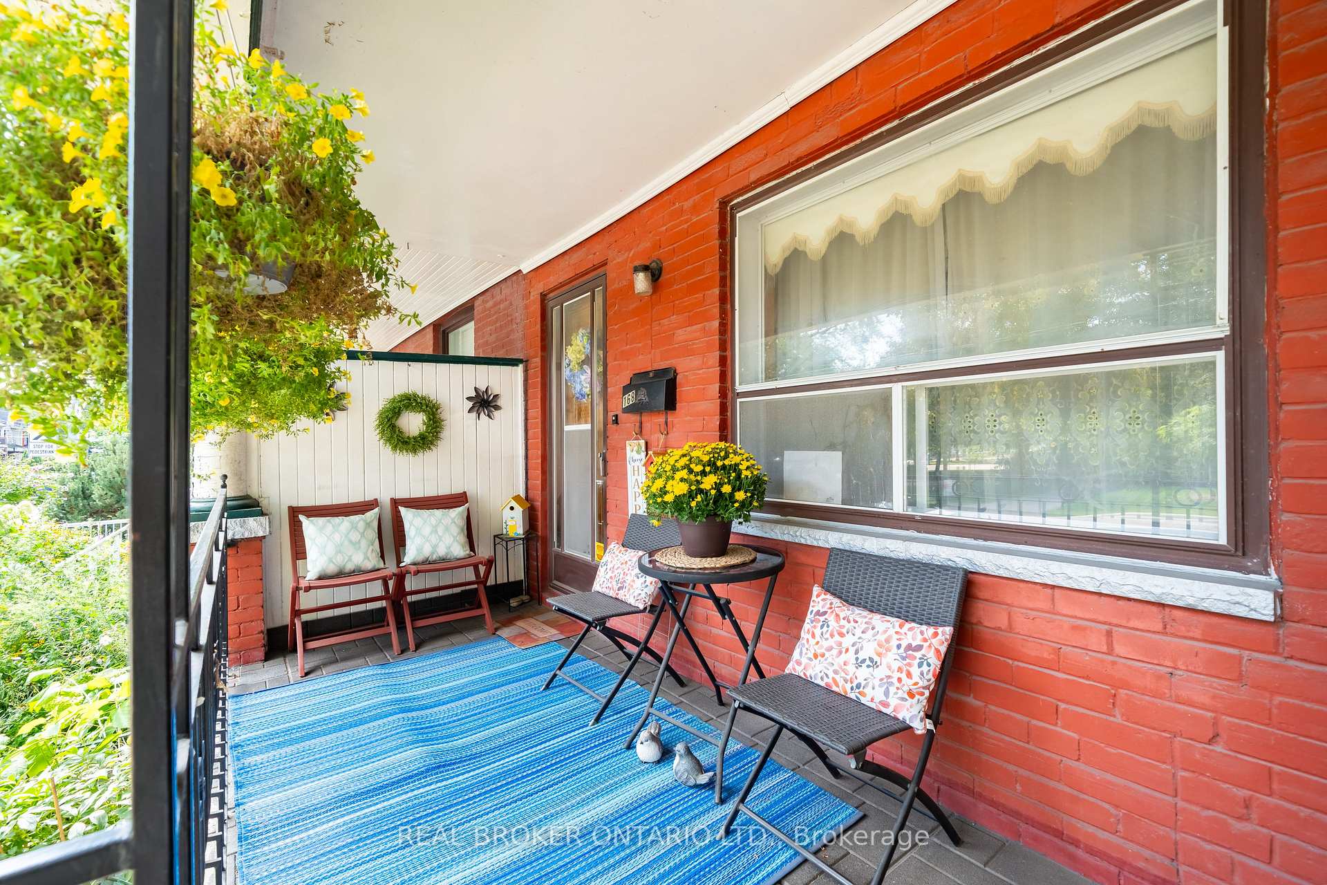 Photo 3 of 168 Brock Avenue, Toronto, Little Portugal — HOMEH