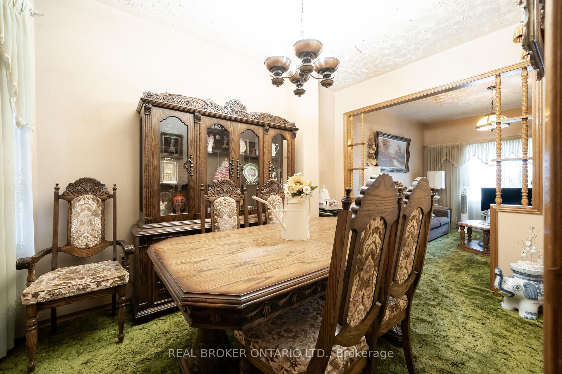 Photo 10 of 168 Brock Avenue, Toronto, Little Portugal — HOMEH