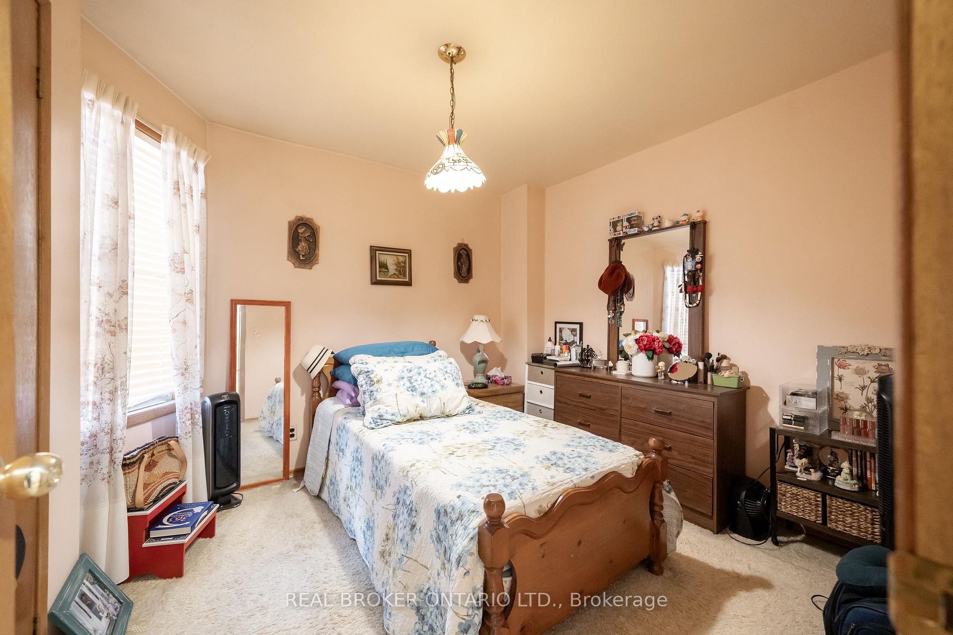 Photo 16 of 168 Brock Avenue, Toronto, Little Portugal — HOMEH