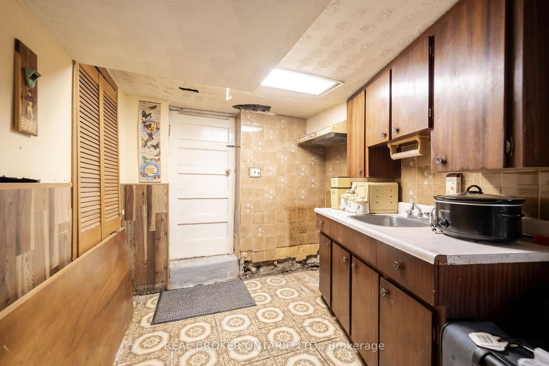 Photo 28 of 168 Brock Avenue, Toronto, Little Portugal — HOMEH