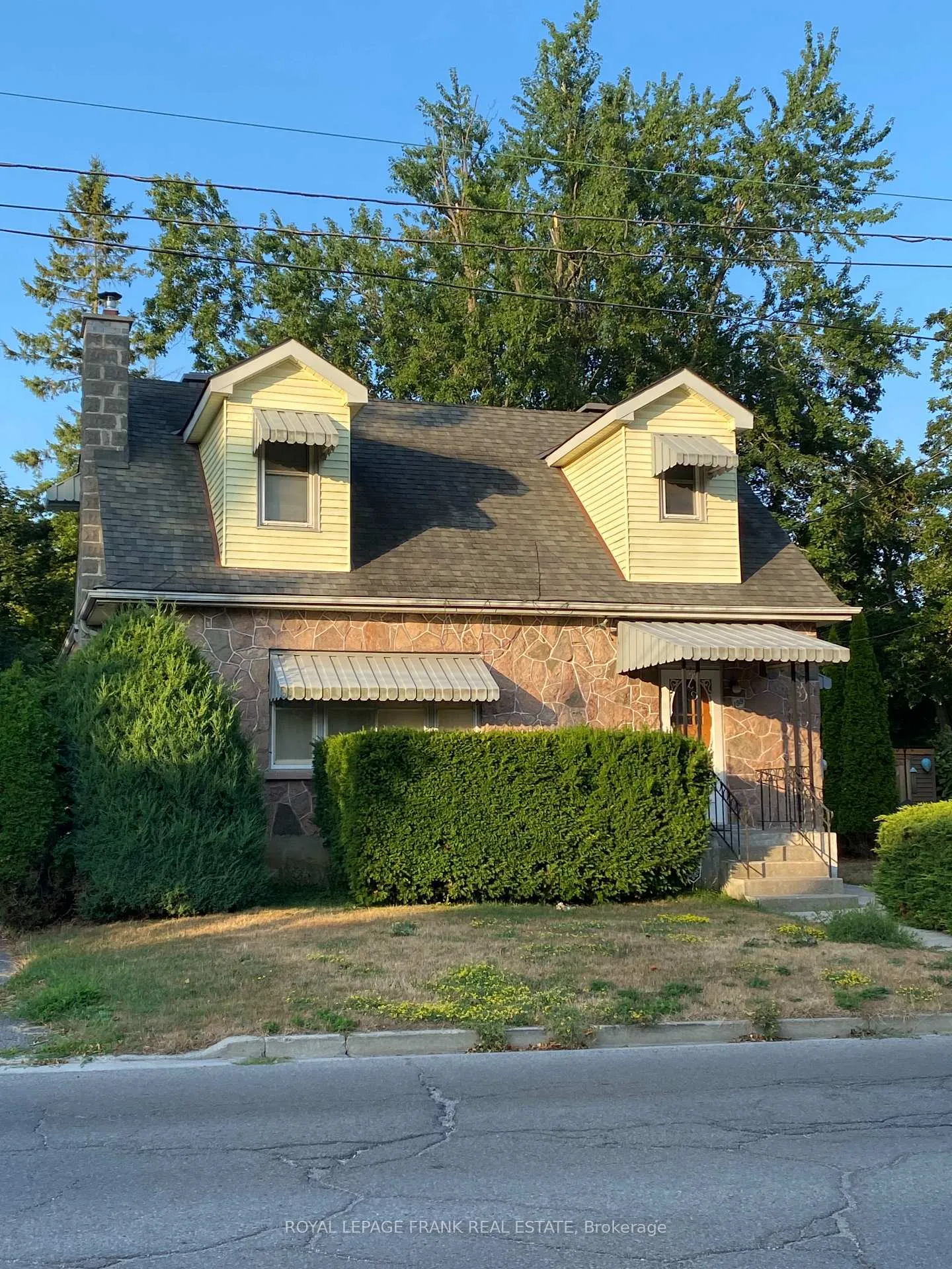 Photo 1 of 199 Barnardo Avenue, Peterborough, Northcrest Ward 5 — HOMEH