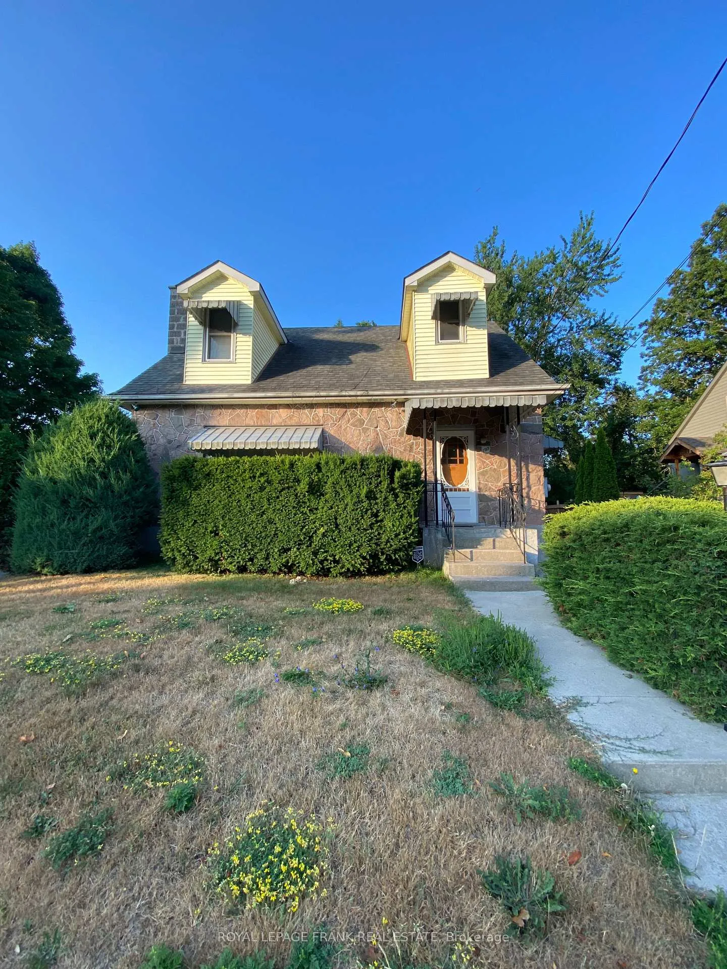 Photo 2 of 199 Barnardo Avenue, Peterborough, Northcrest Ward 5 — HOMEH