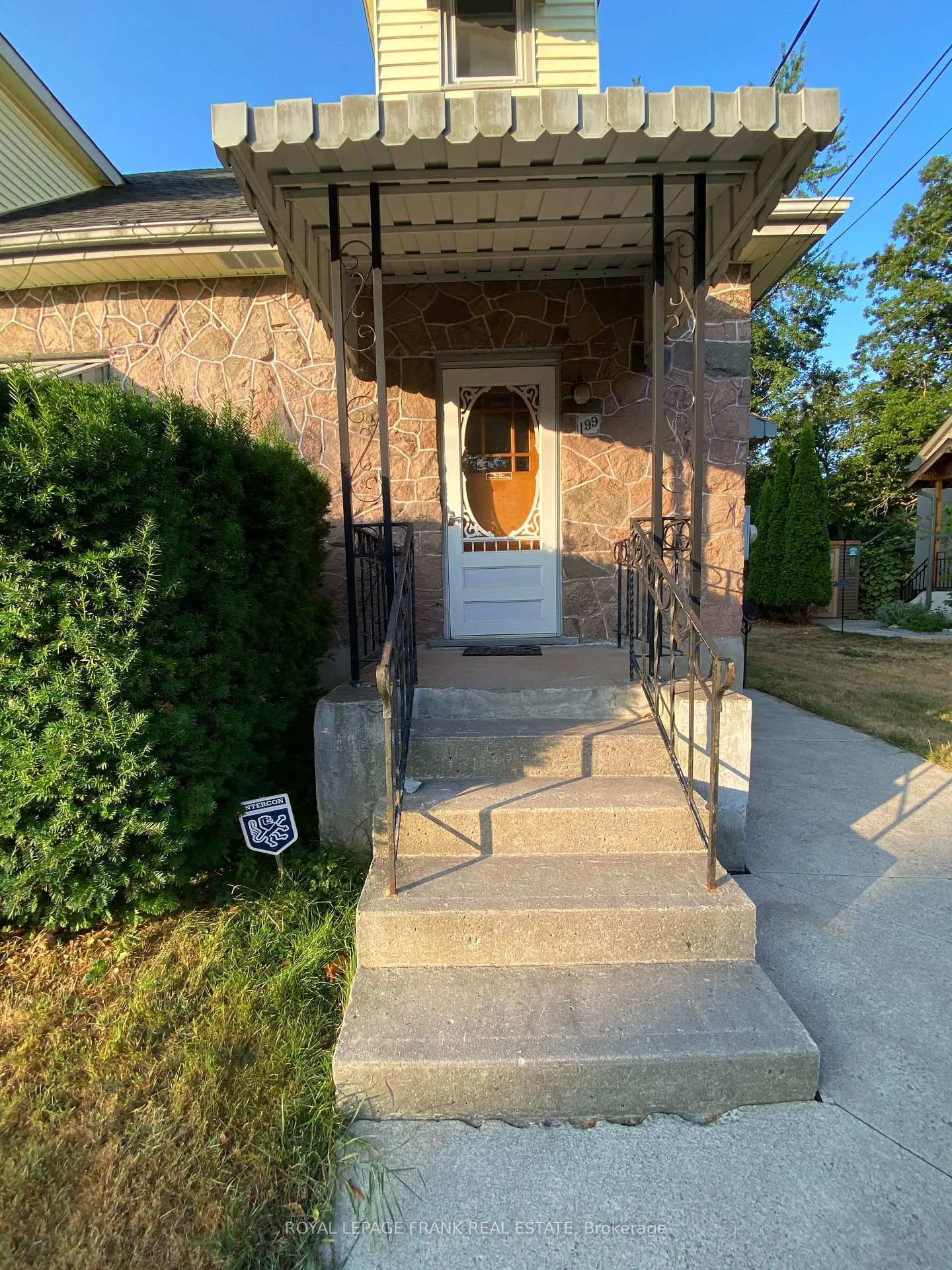 Photo 4 of 199 Barnardo Avenue, Peterborough, Northcrest Ward 5 — HOMEH