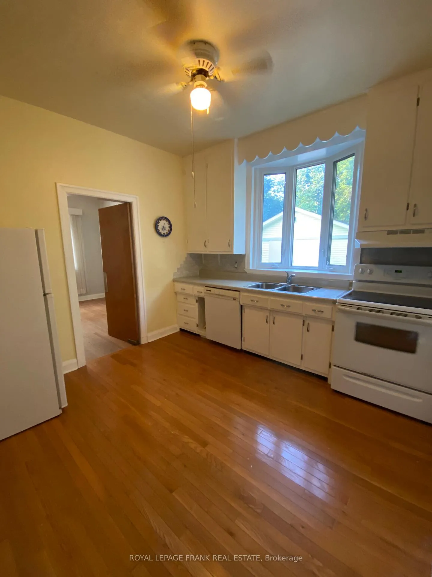 Photo 8 of 199 Barnardo Avenue, Peterborough, Northcrest Ward 5 — HOMEH