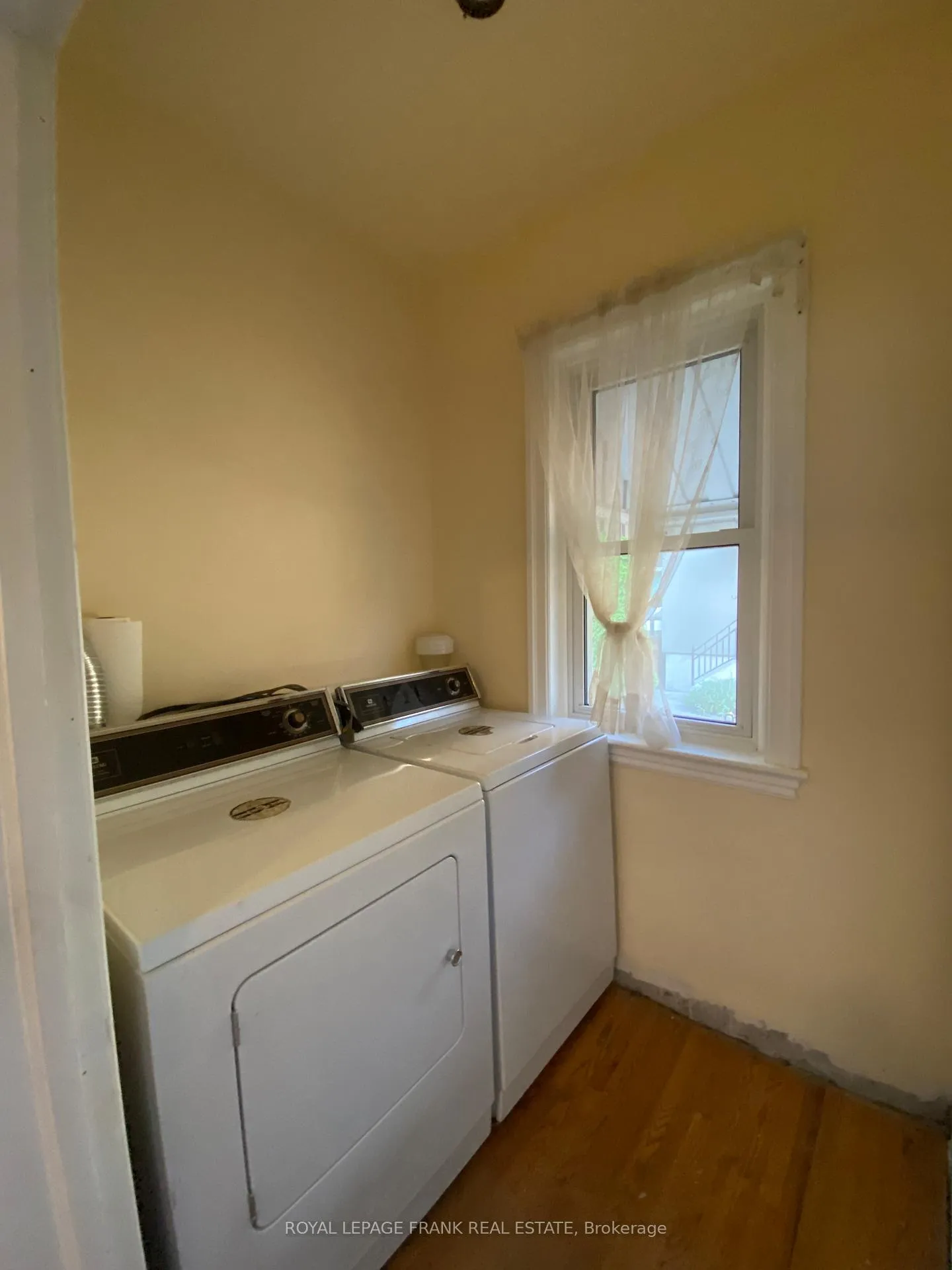 Photo 9 of 199 Barnardo Avenue, Peterborough, Northcrest Ward 5 — HOMEH