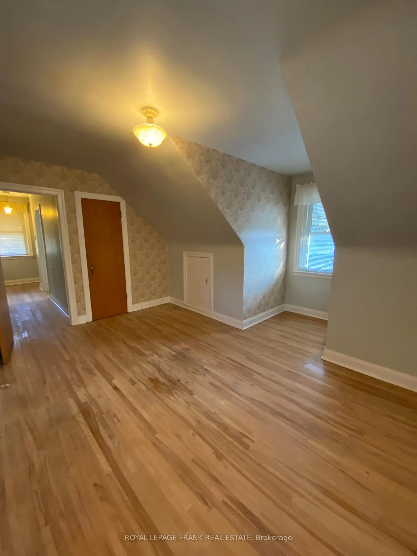Photo 13 of 199 Barnardo Avenue, Peterborough, Northcrest Ward 5 — HOMEH