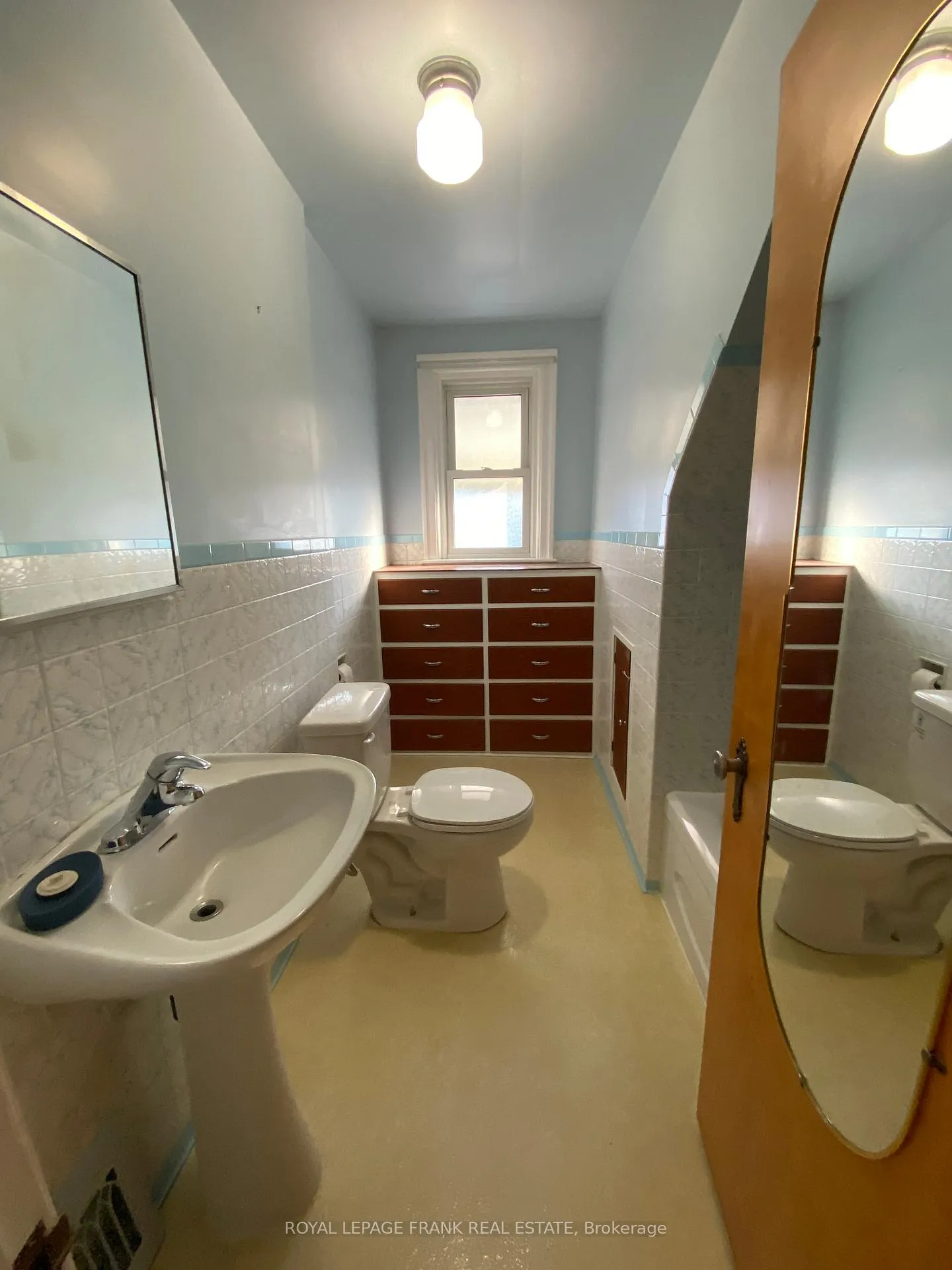 Photo 17 of 199 Barnardo Avenue, Peterborough, Northcrest Ward 5 — HOMEH