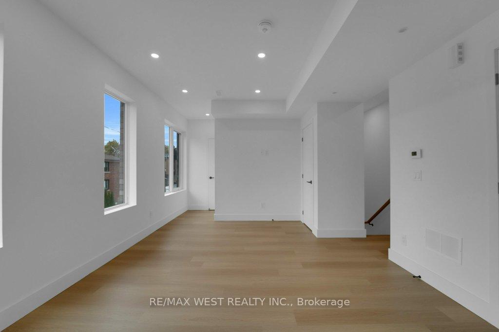 Photo 9 of Unit C, 661 Winona Drive, Toronto, Oakwood Village — HOMEH