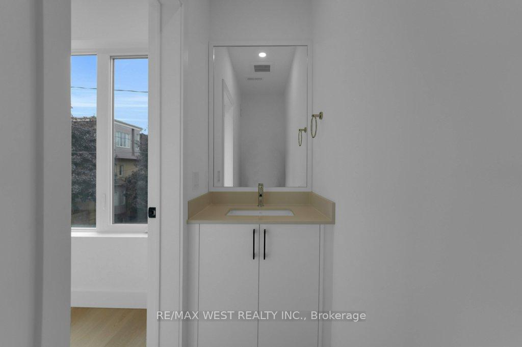 Photo 11 of Unit C, 661 Winona Drive, Toronto, Oakwood Village — HOMEH