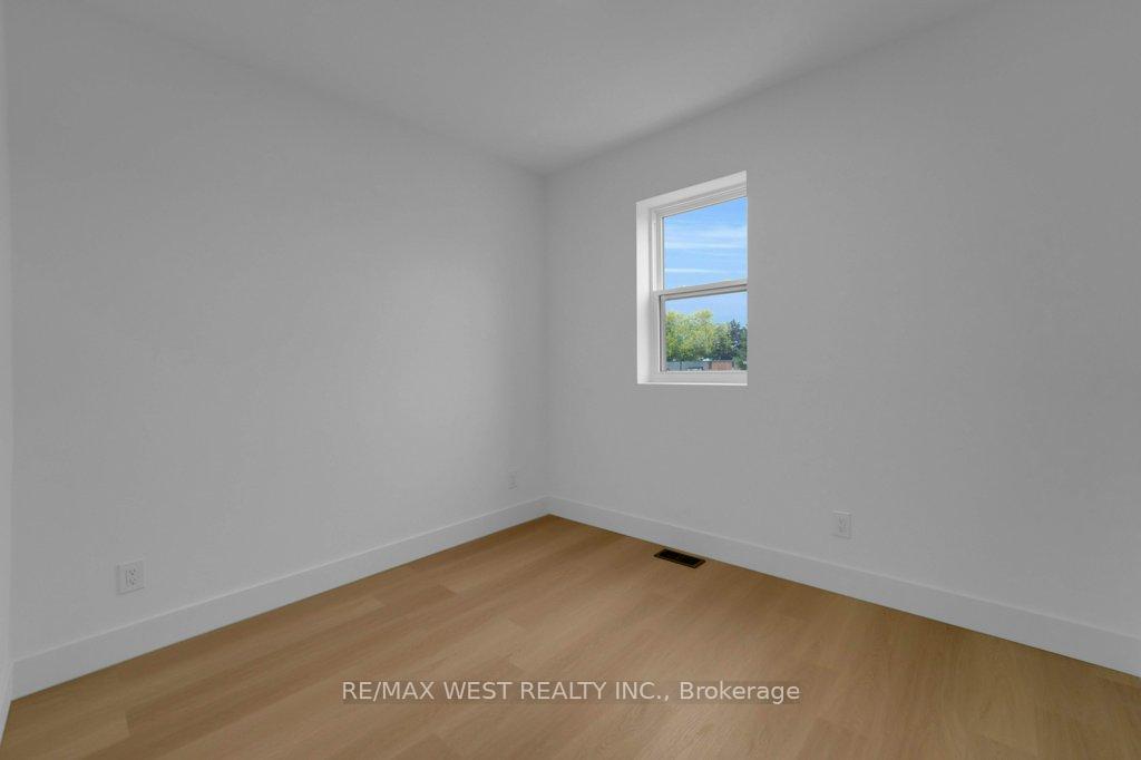 Photo 20 of Unit C, 661 Winona Drive, Toronto, Oakwood Village — HOMEH