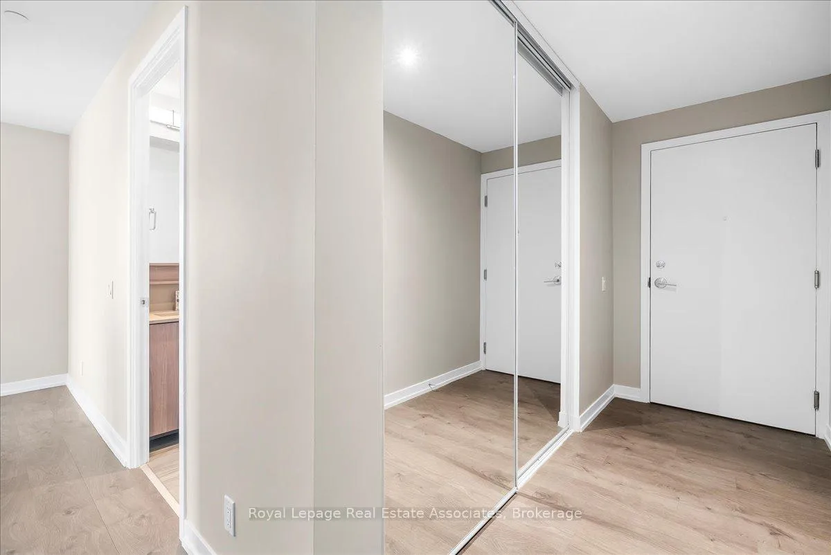 Photo 2 of Unit 6112, 950 Portage Parkway, Vaughan, Vaughan Corporate Centre — HOMEH