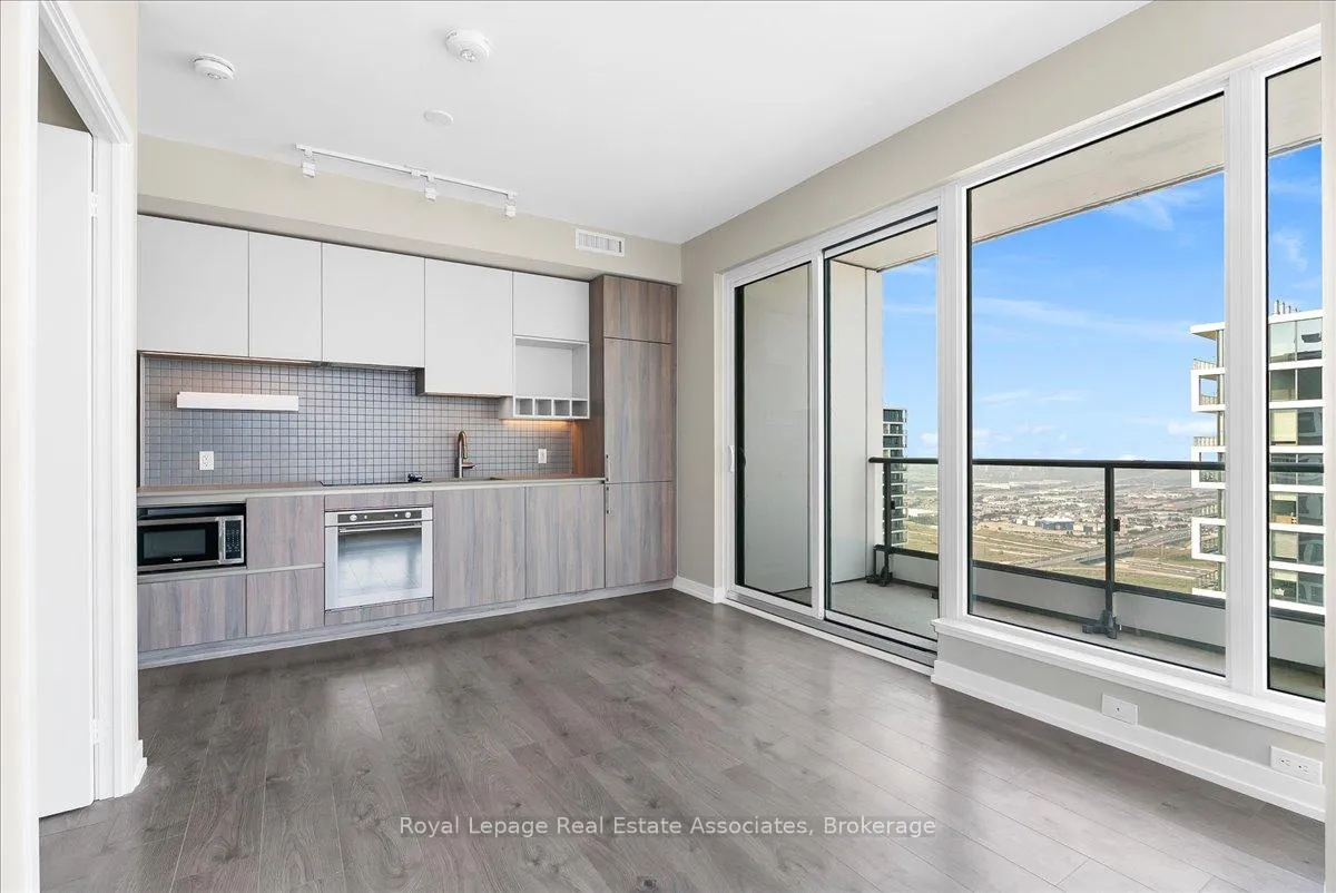 Photo 8 of Unit 6112, 950 Portage Parkway, Vaughan, Vaughan Corporate Centre — HOMEH