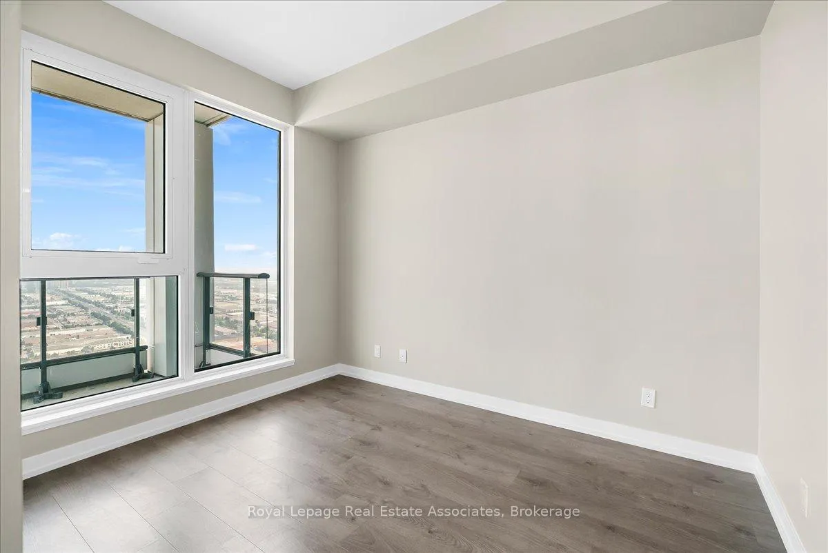 Photo 10 of Unit 6112, 950 Portage Parkway, Vaughan, Vaughan Corporate Centre — HOMEH
