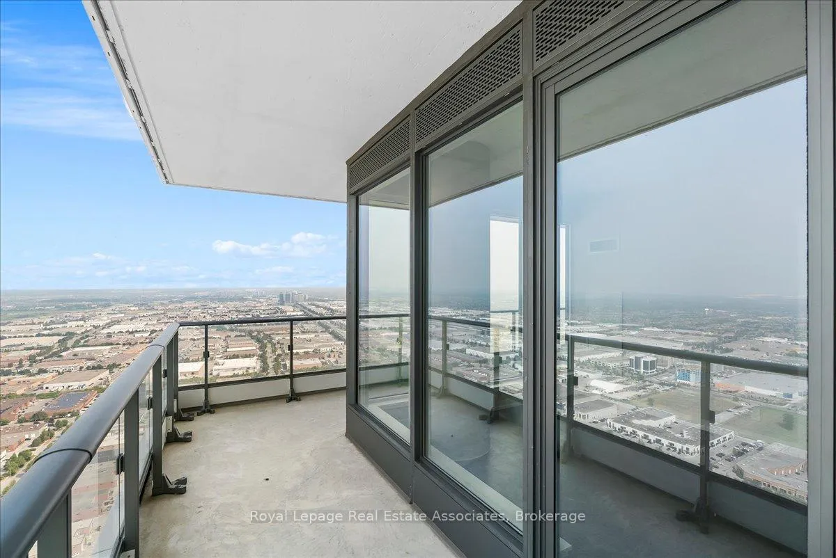Photo 12 of Unit 6112, 950 Portage Parkway, Vaughan, Vaughan Corporate Centre — HOMEH