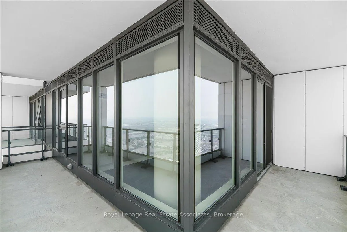 Photo 13 of Unit 6112, 950 Portage Parkway, Vaughan, Vaughan Corporate Centre — HOMEH