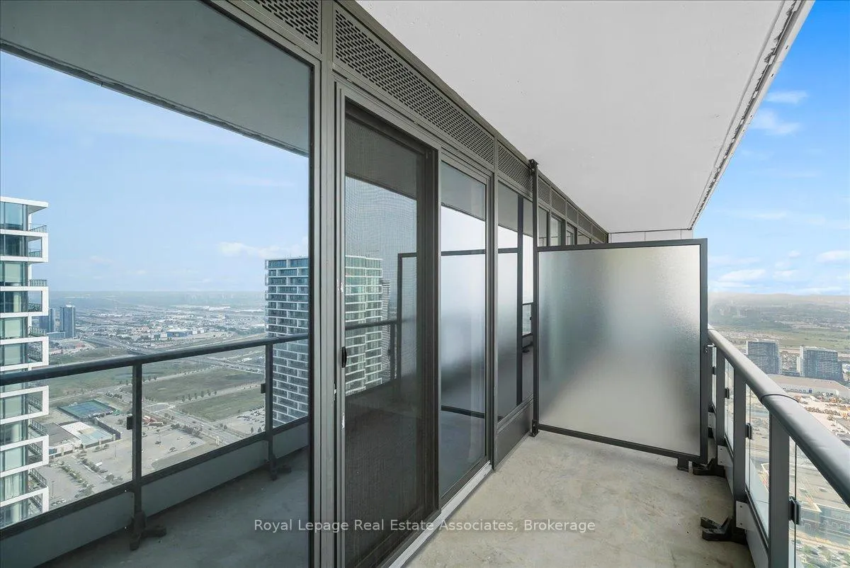Photo 15 of Unit 6112, 950 Portage Parkway, Vaughan, Vaughan Corporate Centre — HOMEH