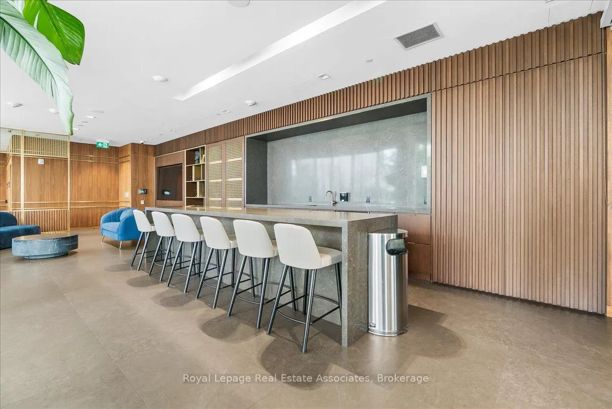 Photo 17 of Unit 6112, 950 Portage Parkway, Vaughan, Vaughan Corporate Centre — HOMEH