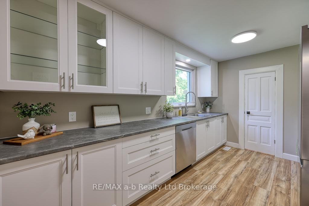 Photo 10 of 189 Rolph Street, Tillsonburg — HOMEH
