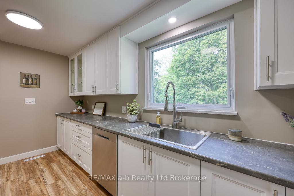 Photo 11 of 189 Rolph Street, Tillsonburg — HOMEH