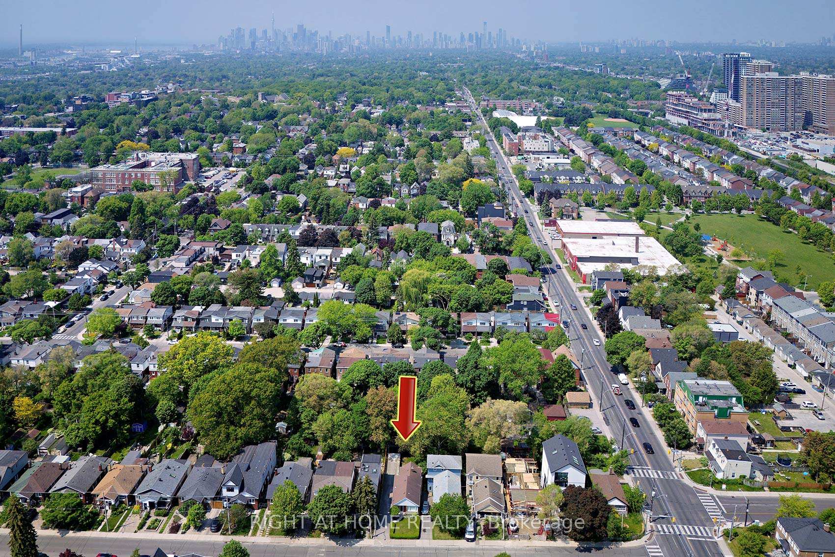 Photo 2 of 498 Scarborough Road, Toronto, East End-Danforth — HOMEH