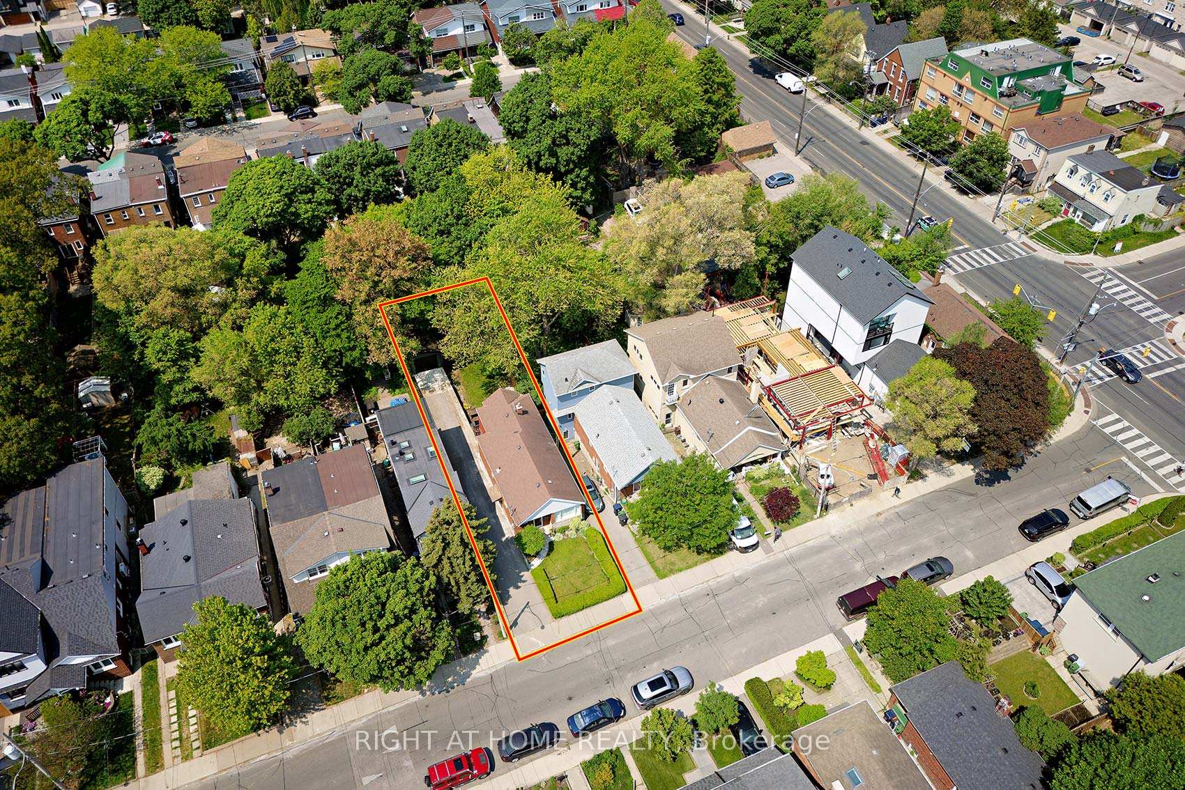 Photo 3 of 498 Scarborough Road, Toronto, East End-Danforth — HOMEH