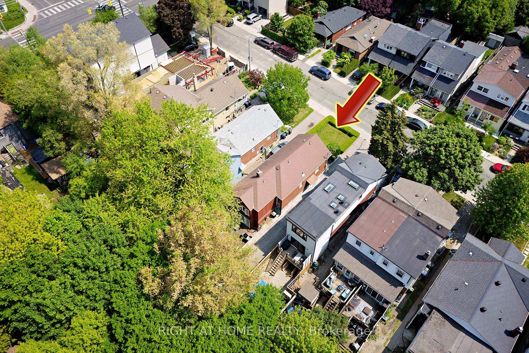 Photo 26 of 498 Scarborough Road, Toronto, East End-Danforth — HOMEH