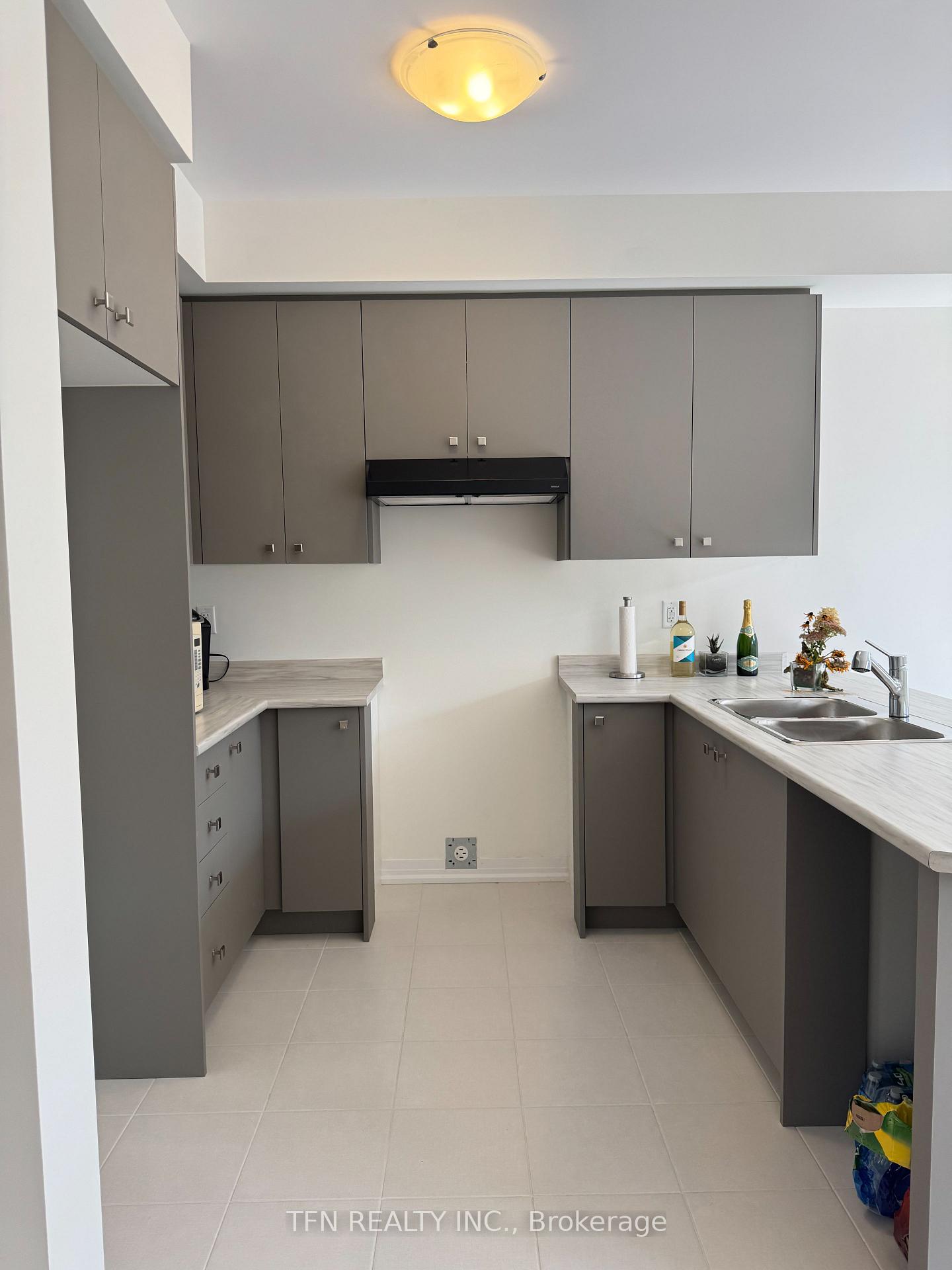 Photo 3 of 75 Brighton Lane NE, Thorold, Rolling Meadows — HOMEH