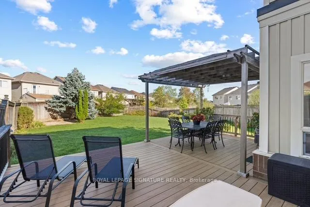 Photo 25 of 35 Fiddlehead Crescent, Hamilton, Waterdown — HOMEH