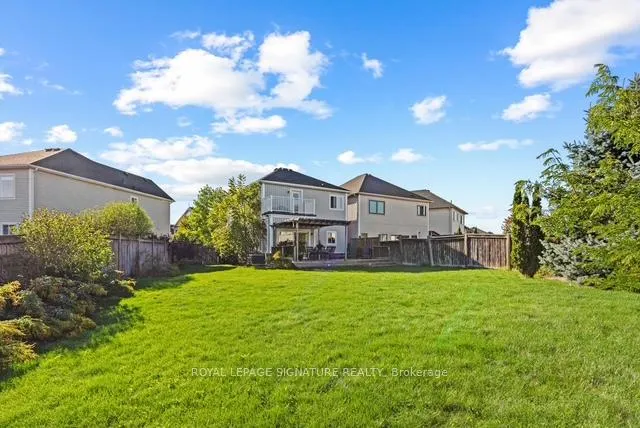 Photo 27 of 35 Fiddlehead Crescent, Hamilton, Waterdown — HOMEH