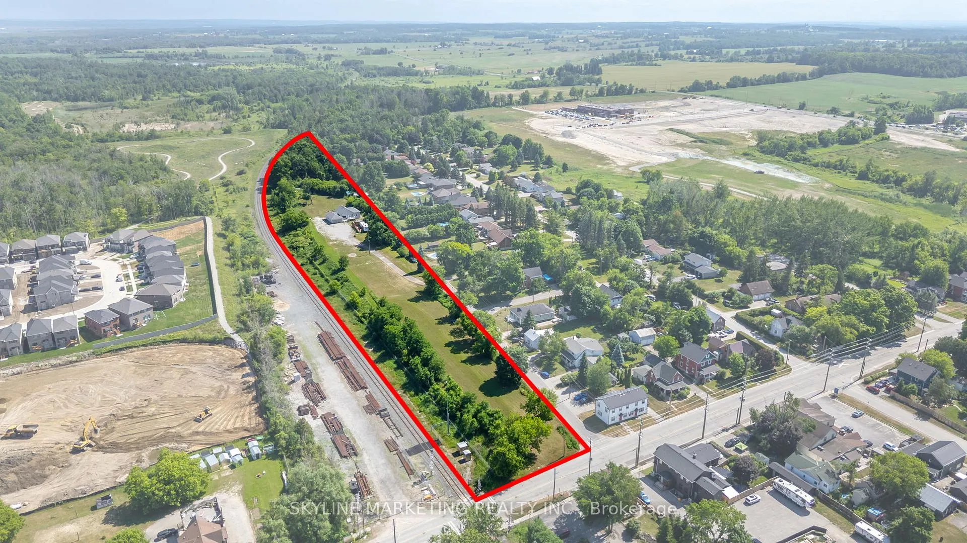 Photo 1 of 871 Front Street, Innisfil, Lefroy — HOMEH