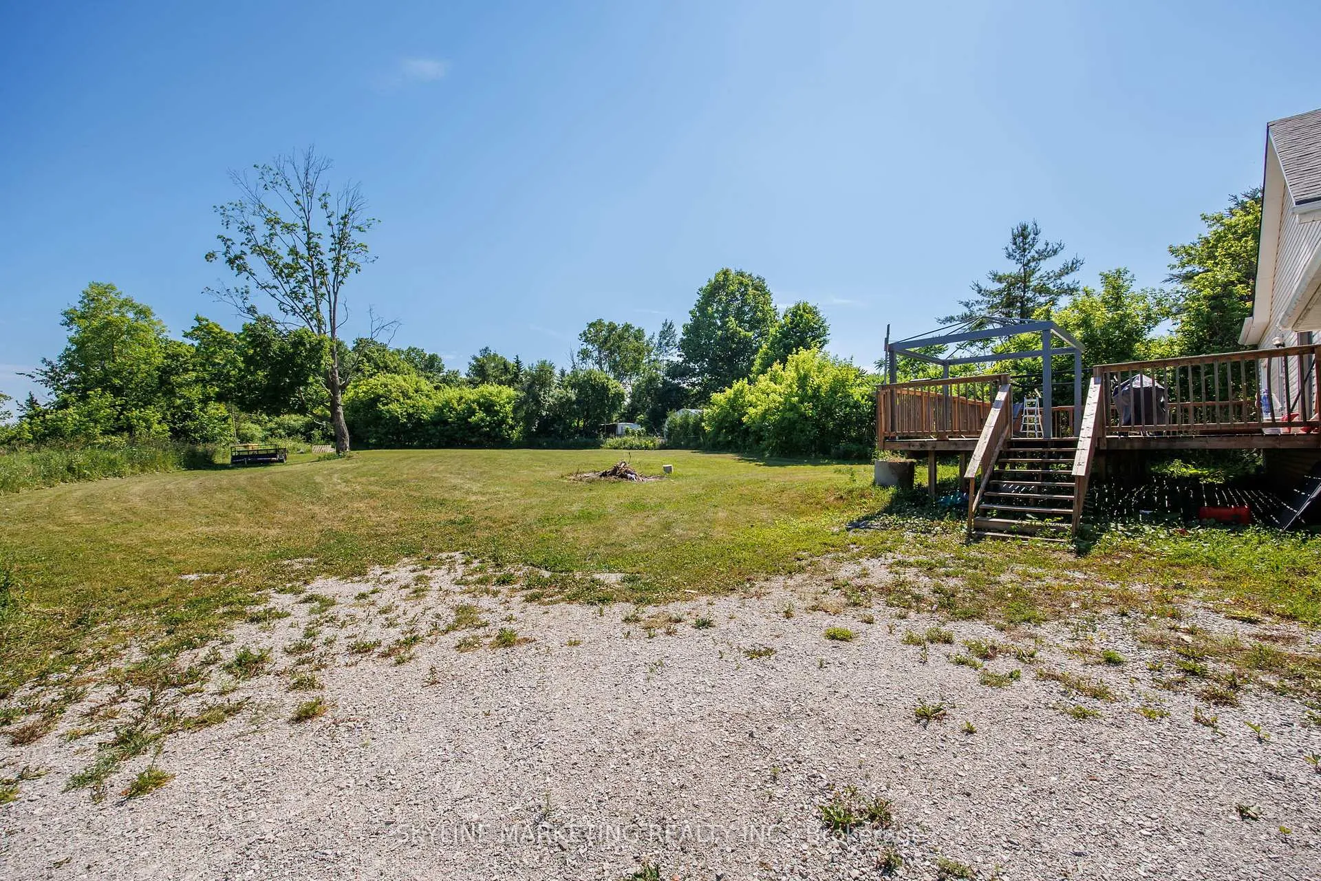 Photo 19 of 871 Front Street, Innisfil, Lefroy — HOMEH