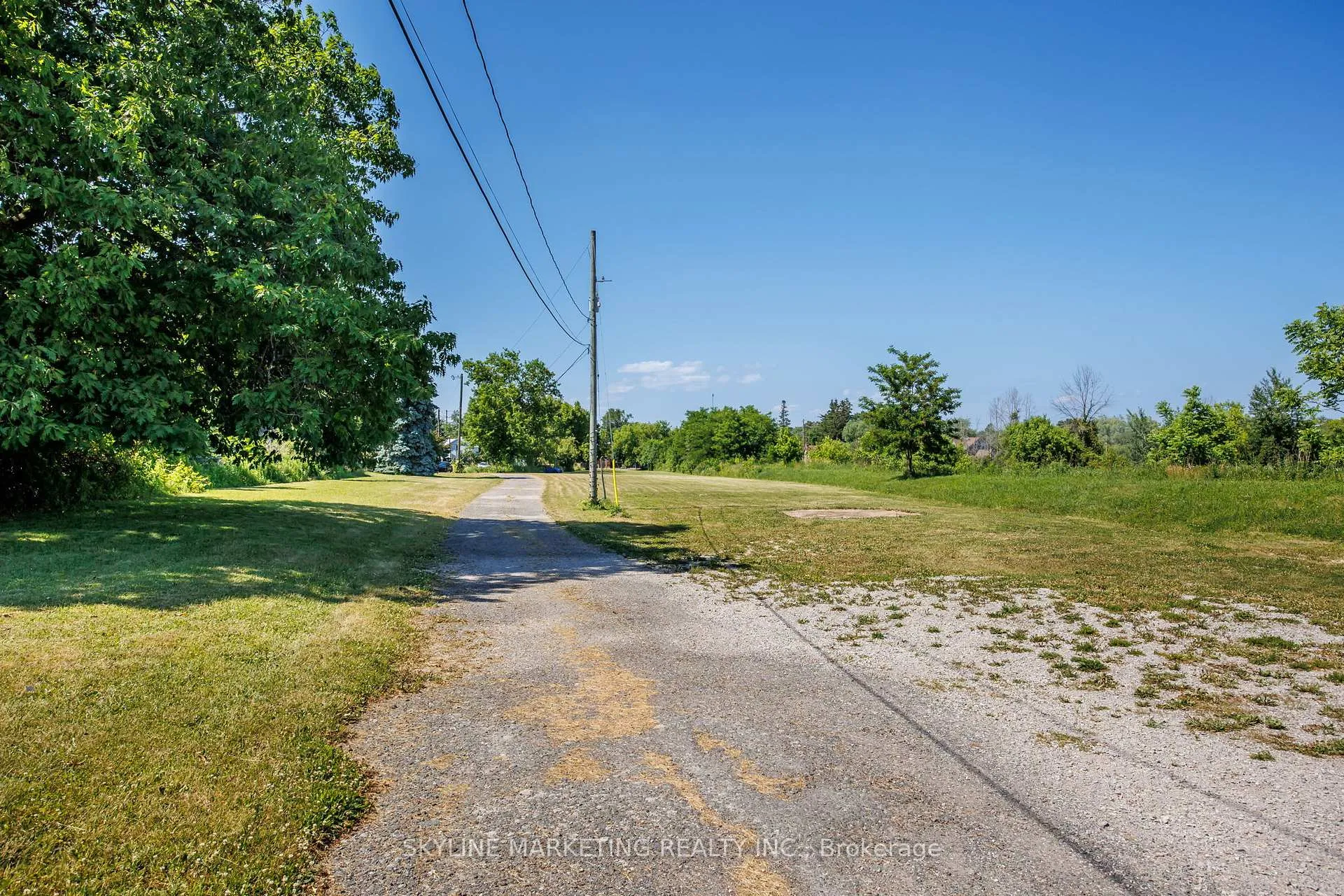 Photo 23 of 871 Front Street, Innisfil, Lefroy — HOMEH
