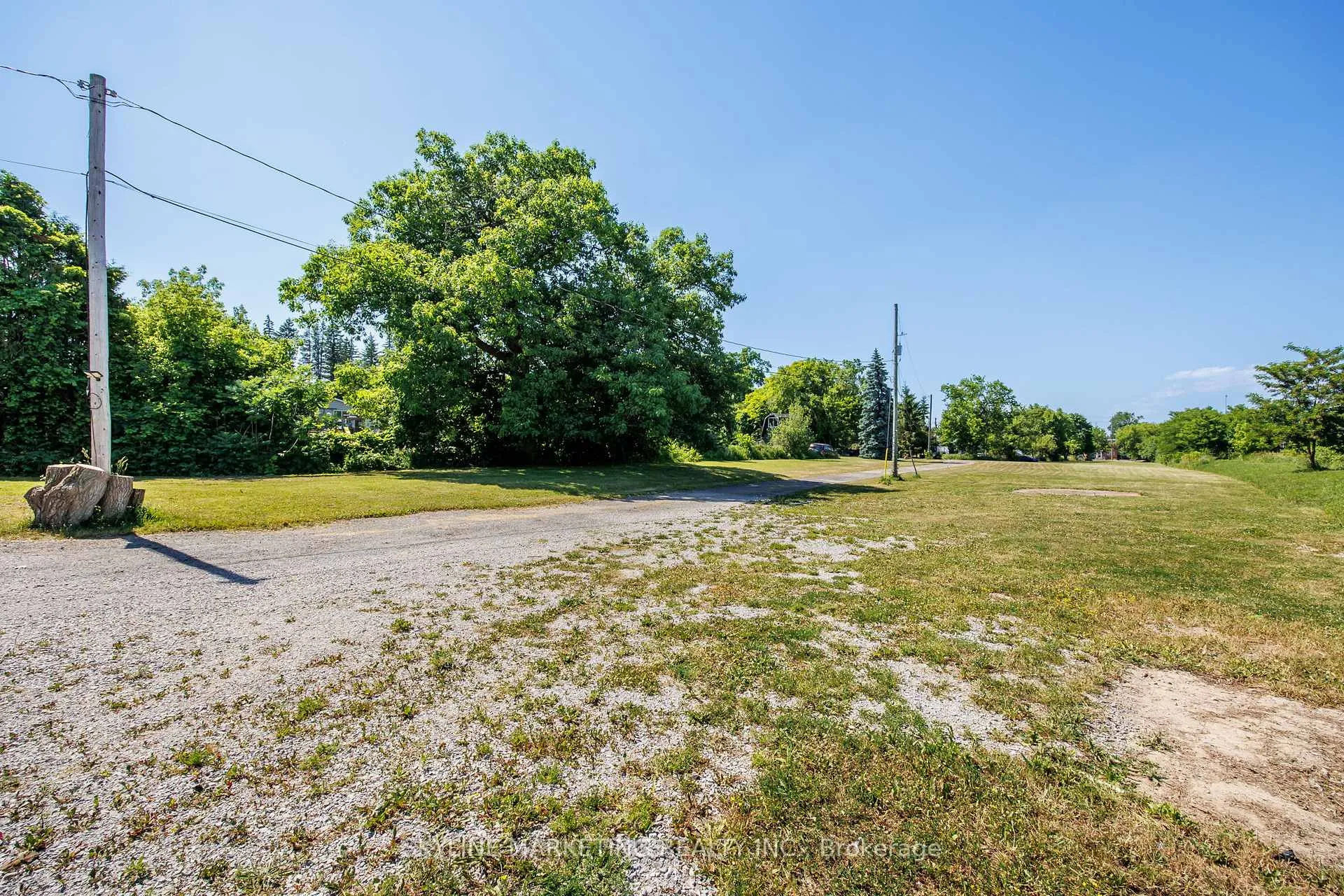 Photo 24 of 871 Front Street, Innisfil, Lefroy — HOMEH