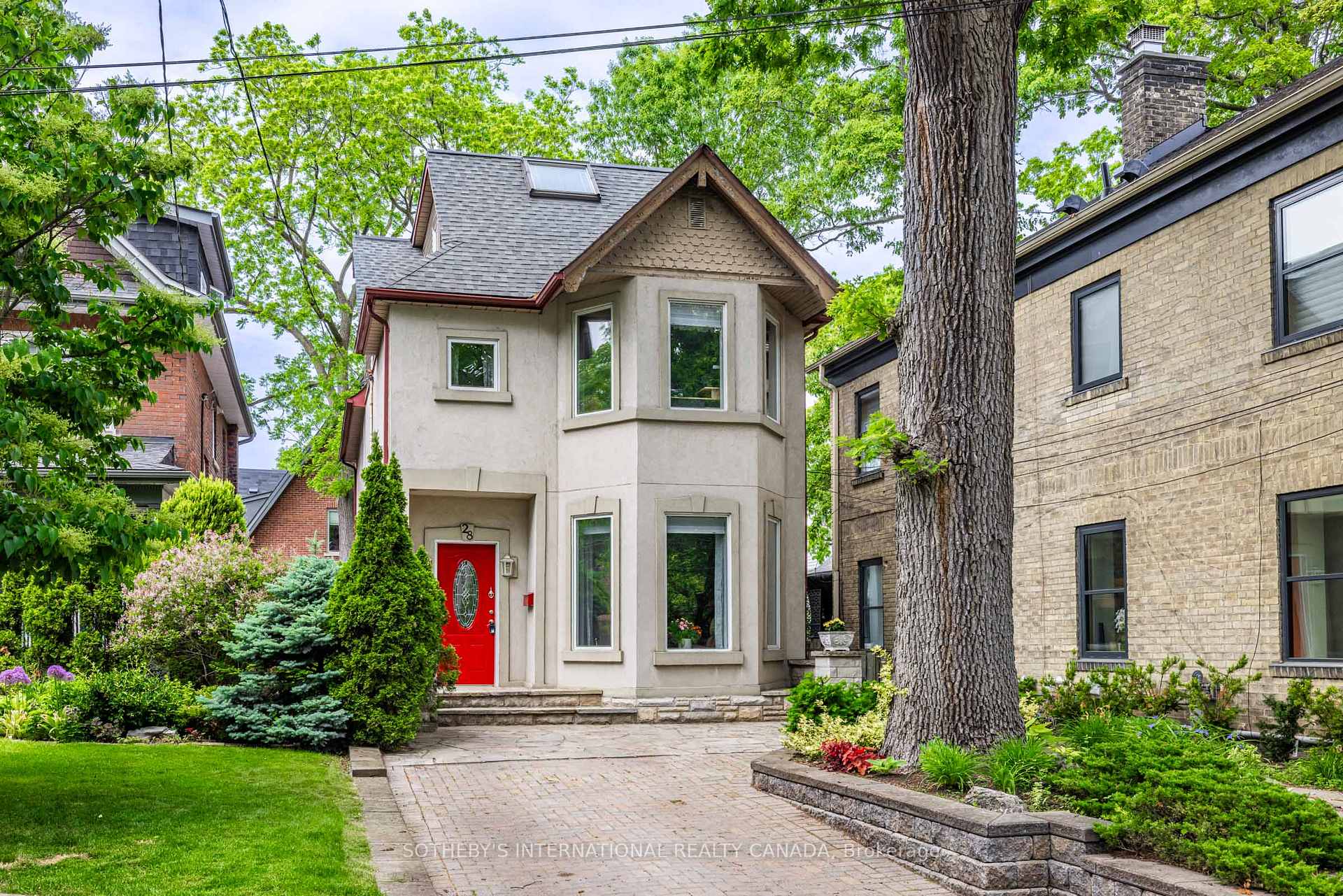 Photo 2 of 28 Benlamond Avenue, Toronto, The Beaches — HOMEH