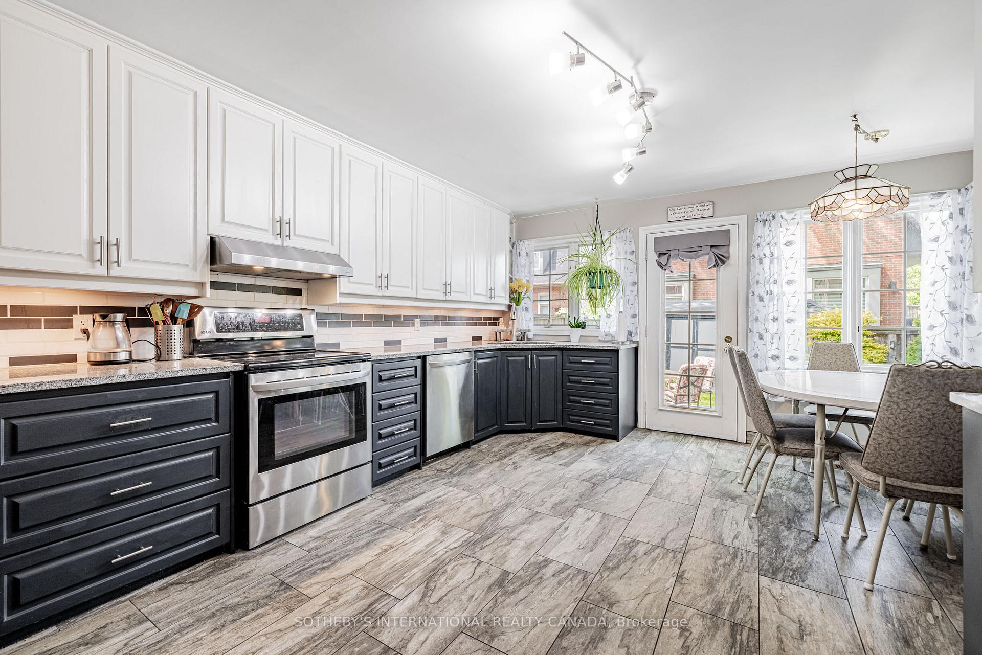 Photo 11 of 28 Benlamond Avenue, Toronto, The Beaches — HOMEH