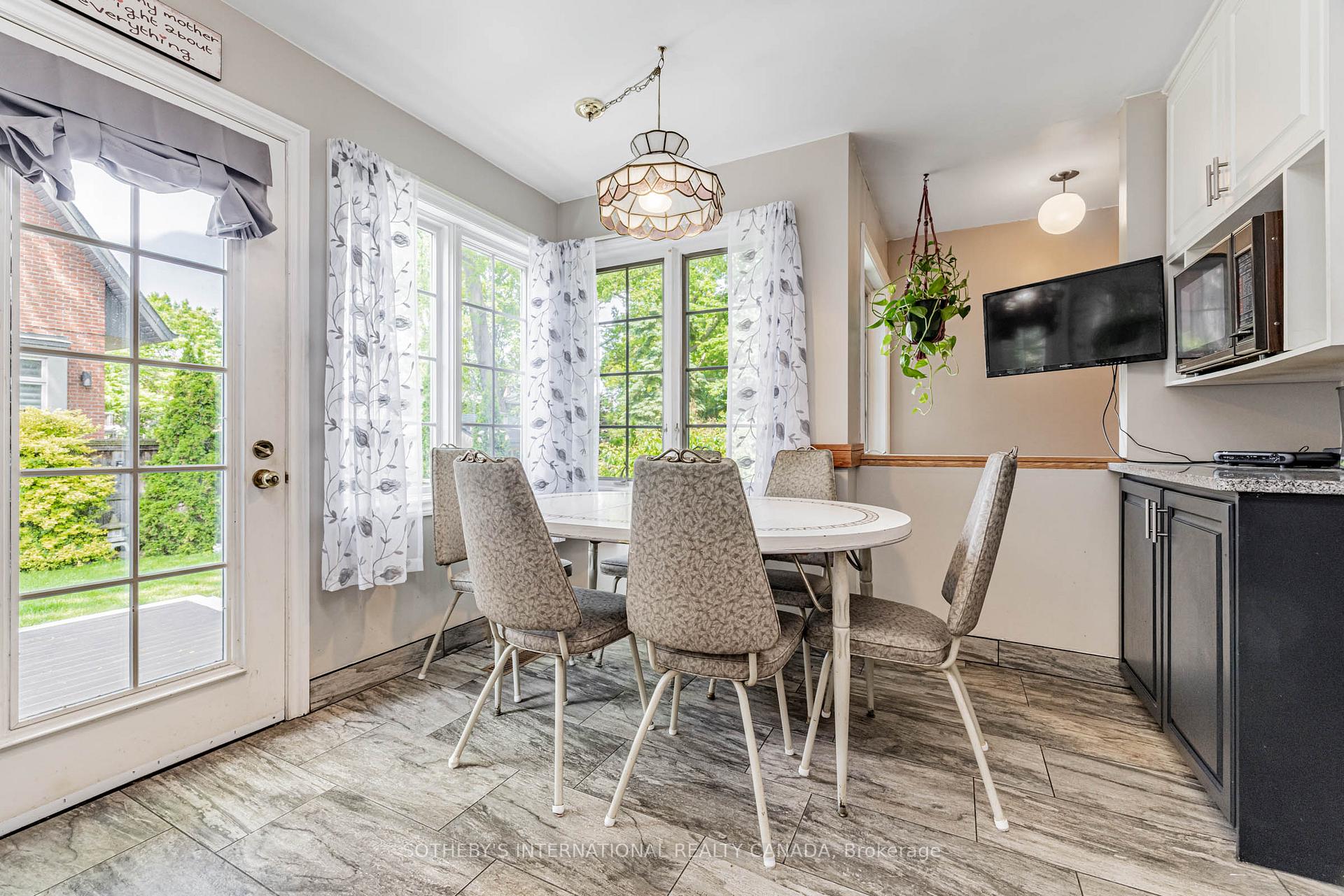 Photo 15 of 28 Benlamond Avenue, Toronto, The Beaches — HOMEH