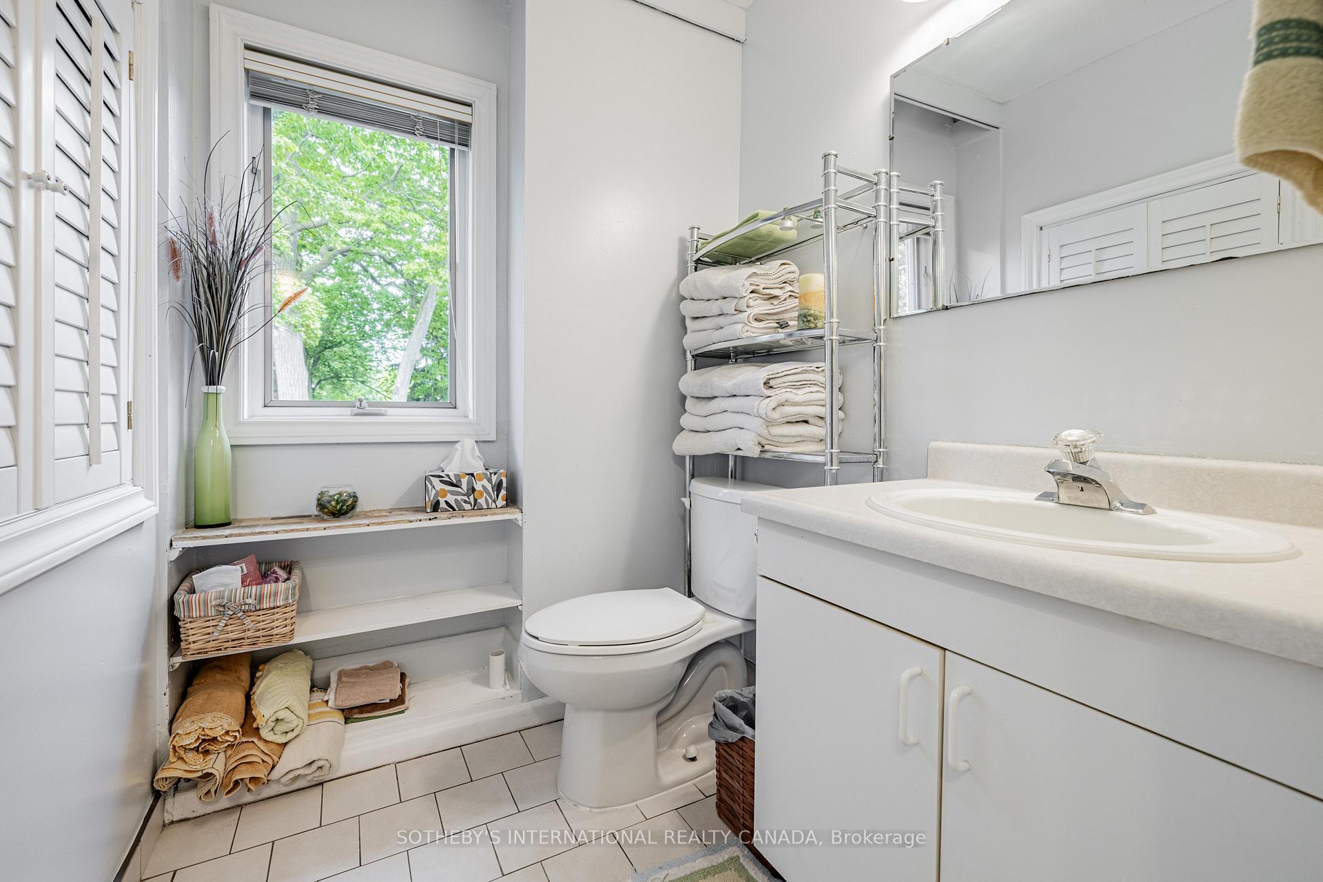 Photo 22 of 28 Benlamond Avenue, Toronto, The Beaches — HOMEH