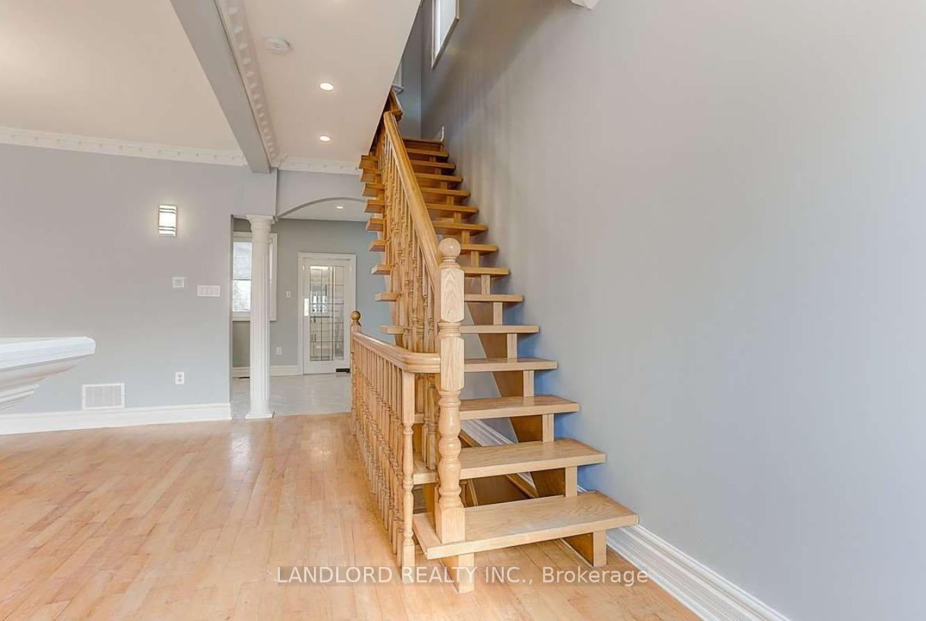 Photo 17 of 34 Jesmond Avenue, Toronto, Oakwood Village — HOMEH