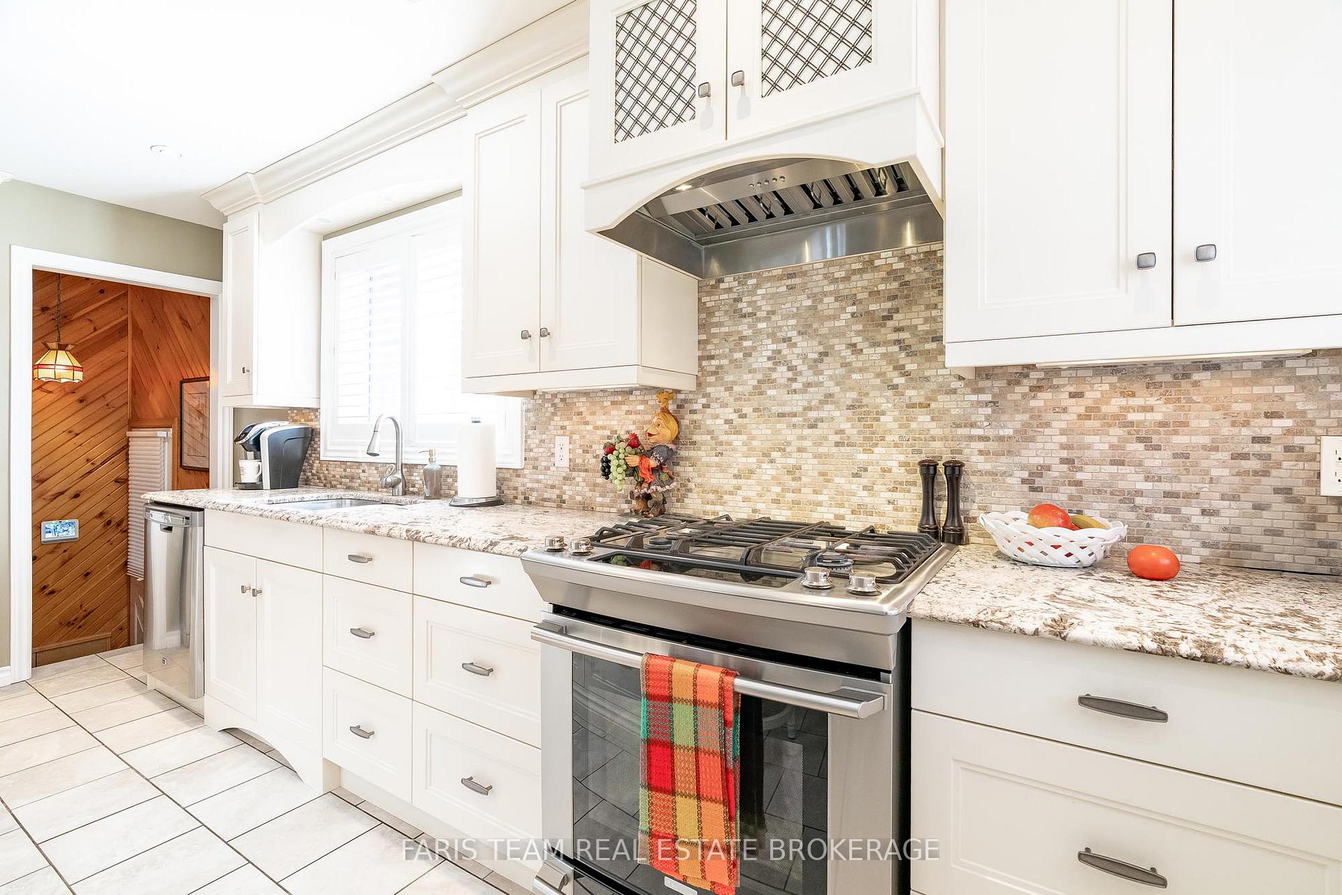 Photo 6 of 707 9th Avenue, Tay, Port McNicoll — HOMEH