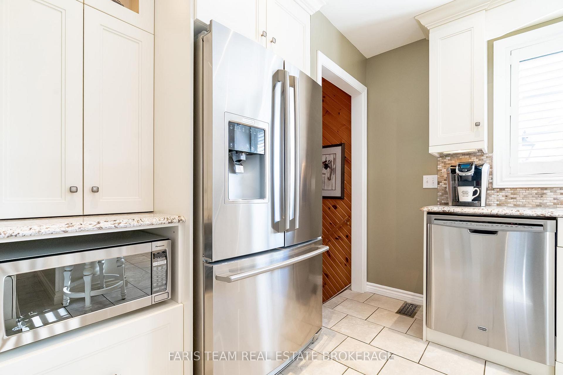 Photo 12 of 707 9th Avenue, Tay, Port McNicoll — HOMEH