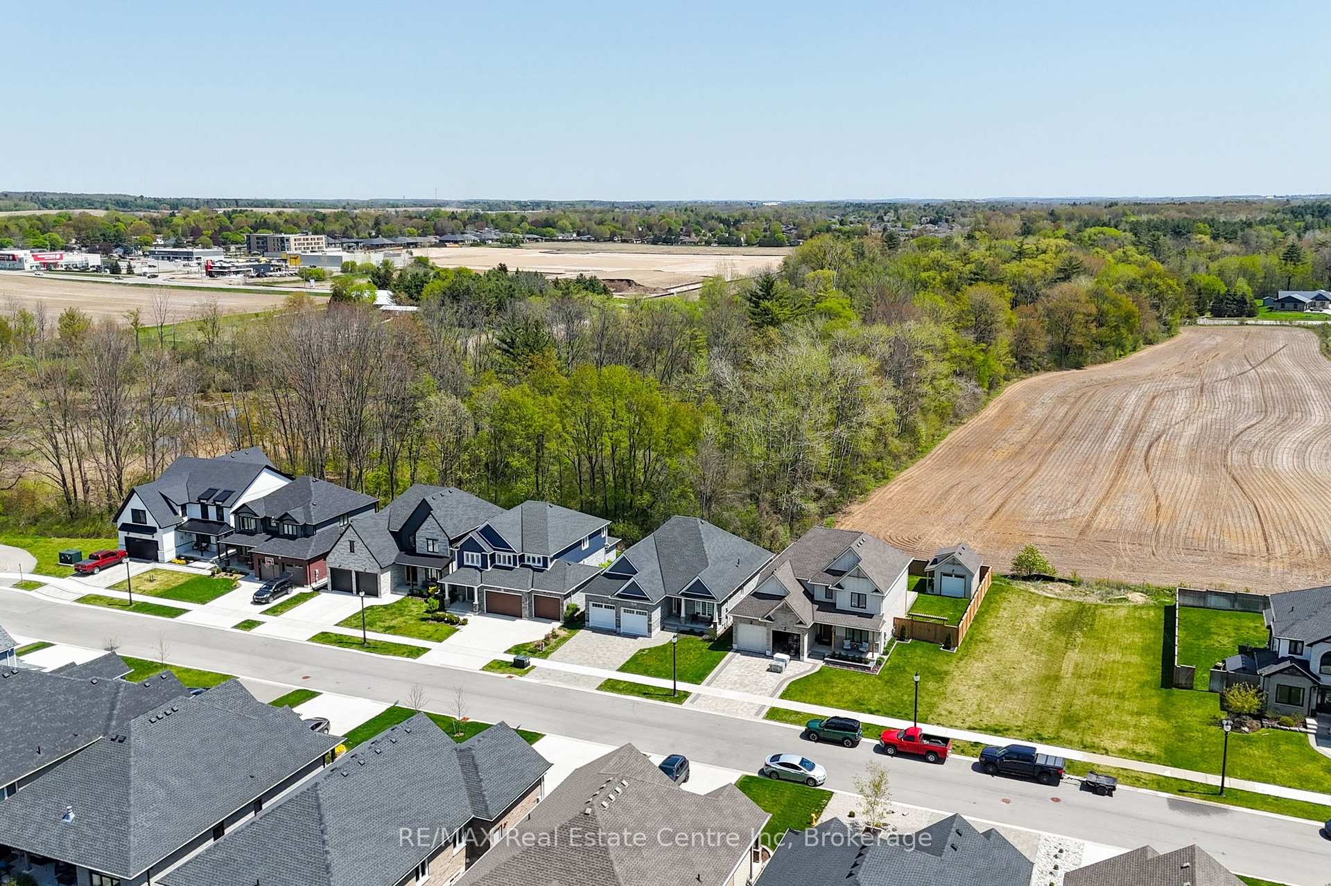 Photo 40 of 98 Mill Pond Crescent, Thames Centre, Rural Thames Centre — HOMEH