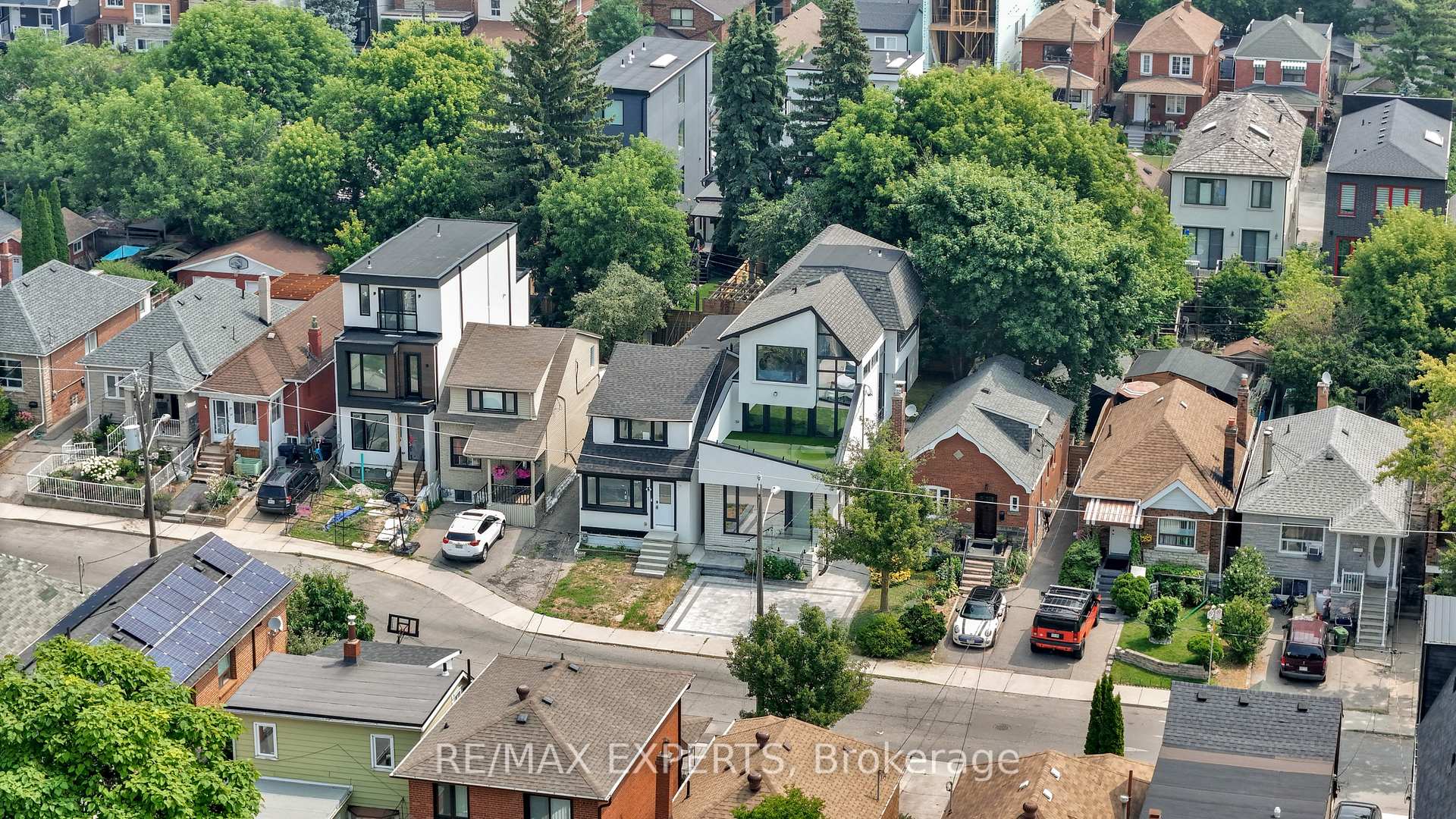 Photo 2 of 3 Hanson Road, Toronto, Oakwood Village — HOMEH