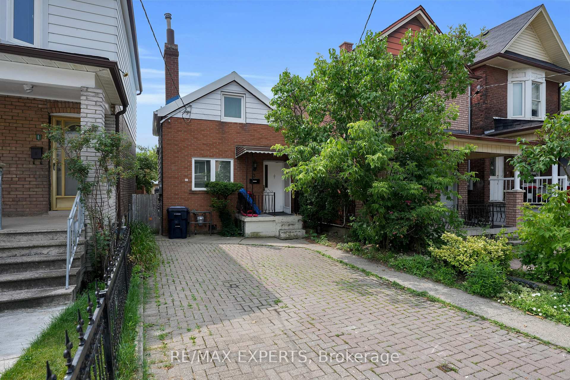 Photo 11 of 3 Hanson Road, Toronto, Oakwood Village — HOMEH