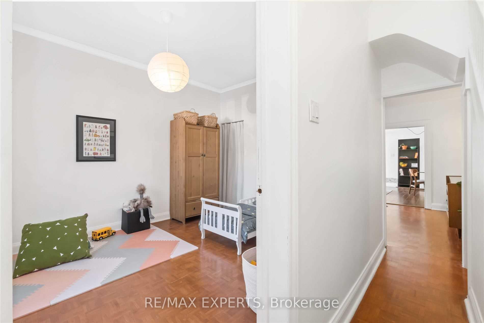 Photo 21 of 3 Hanson Road, Toronto, Oakwood Village — HOMEH