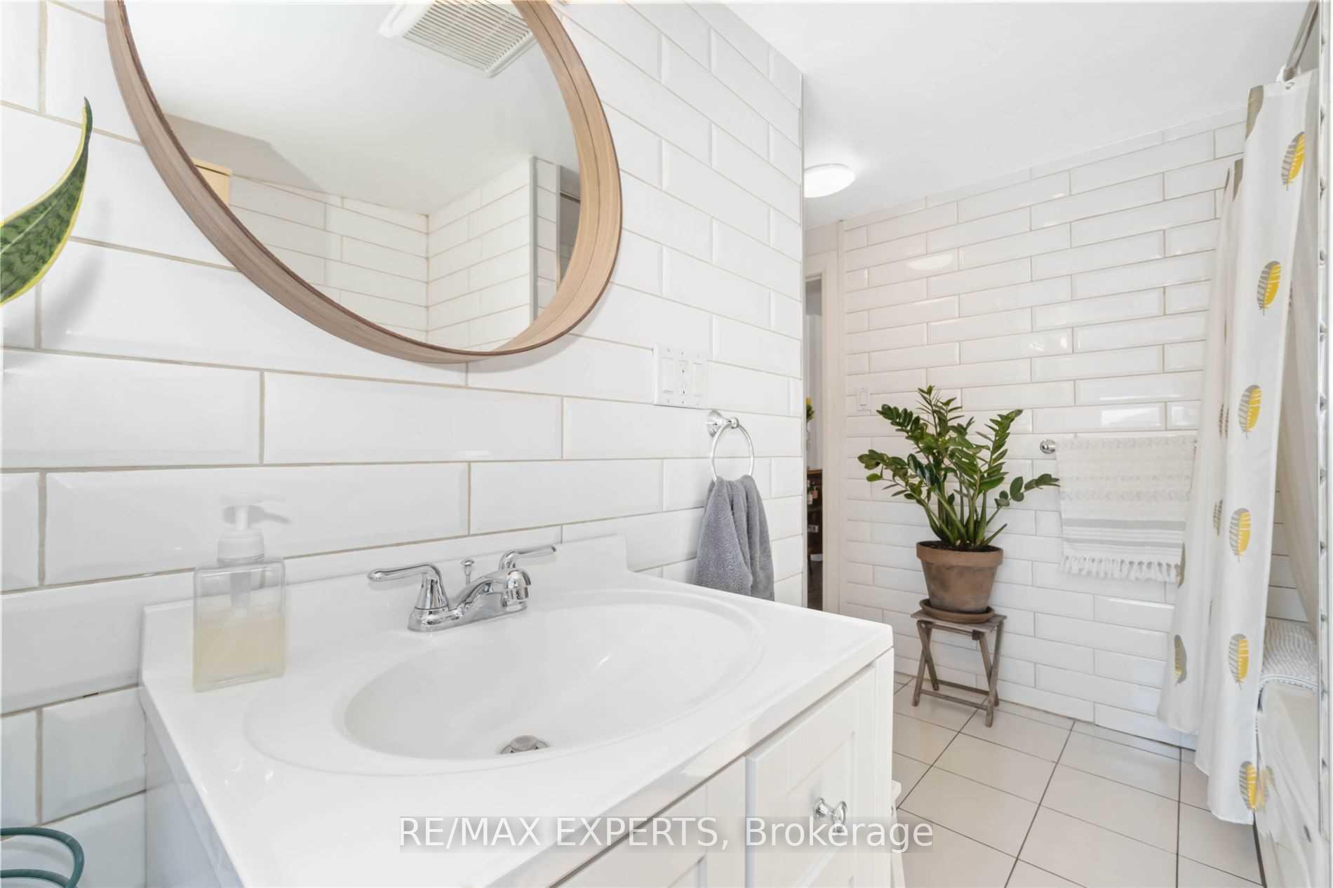 Photo 29 of 3 Hanson Road, Toronto, Oakwood Village — HOMEH